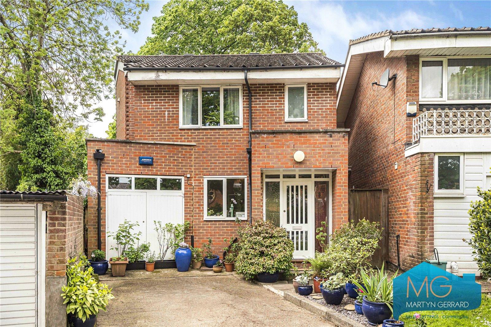 3 bedroom Detached House for sale - Martyn Gerrard