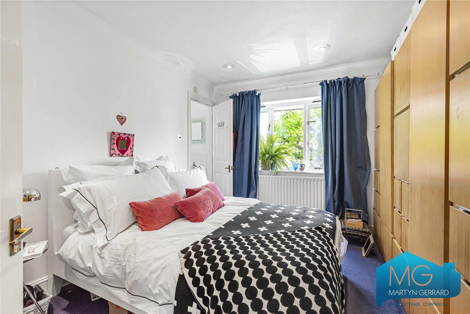 3 bedroom Detached House for sale - Martyn Gerrard