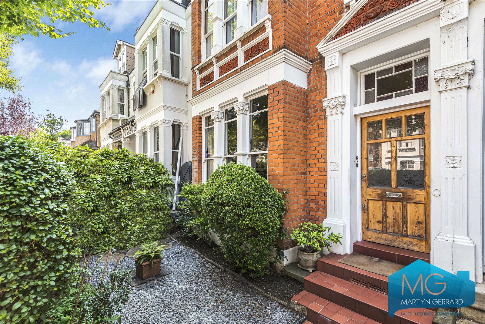 2 bedroom Apartment for sale - Martyn Gerrard