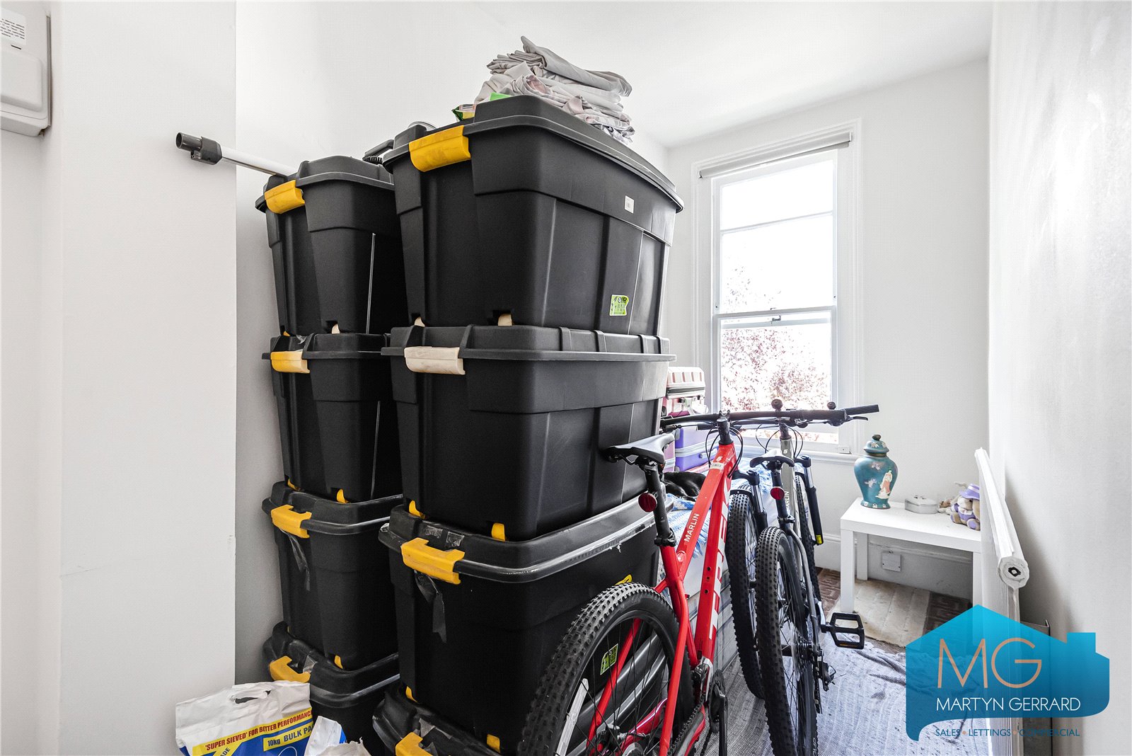 2 bedroom Apartment for sale - Martyn Gerrard