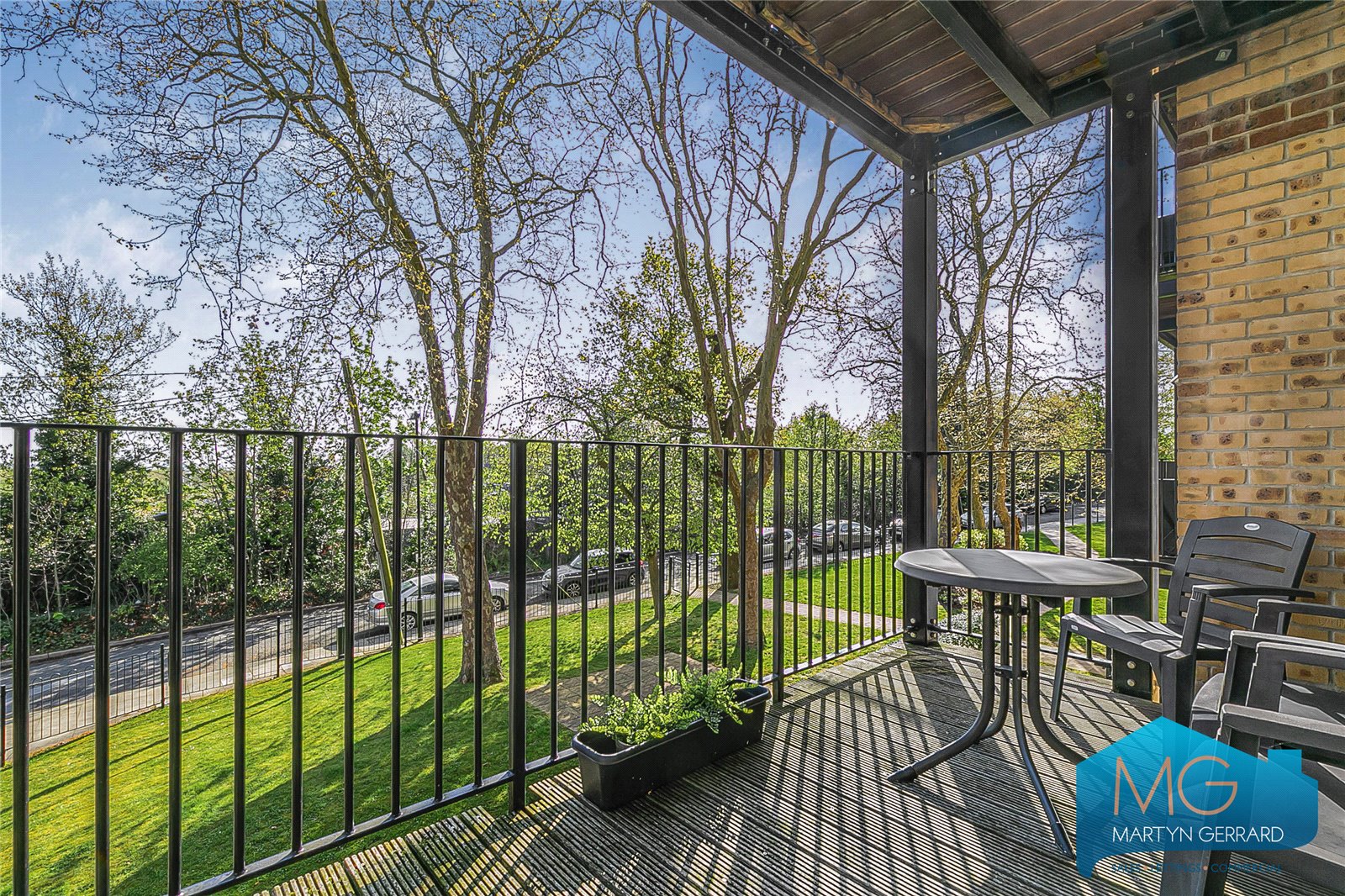 2 bedroom Apartment for sale - Martyn Gerrard