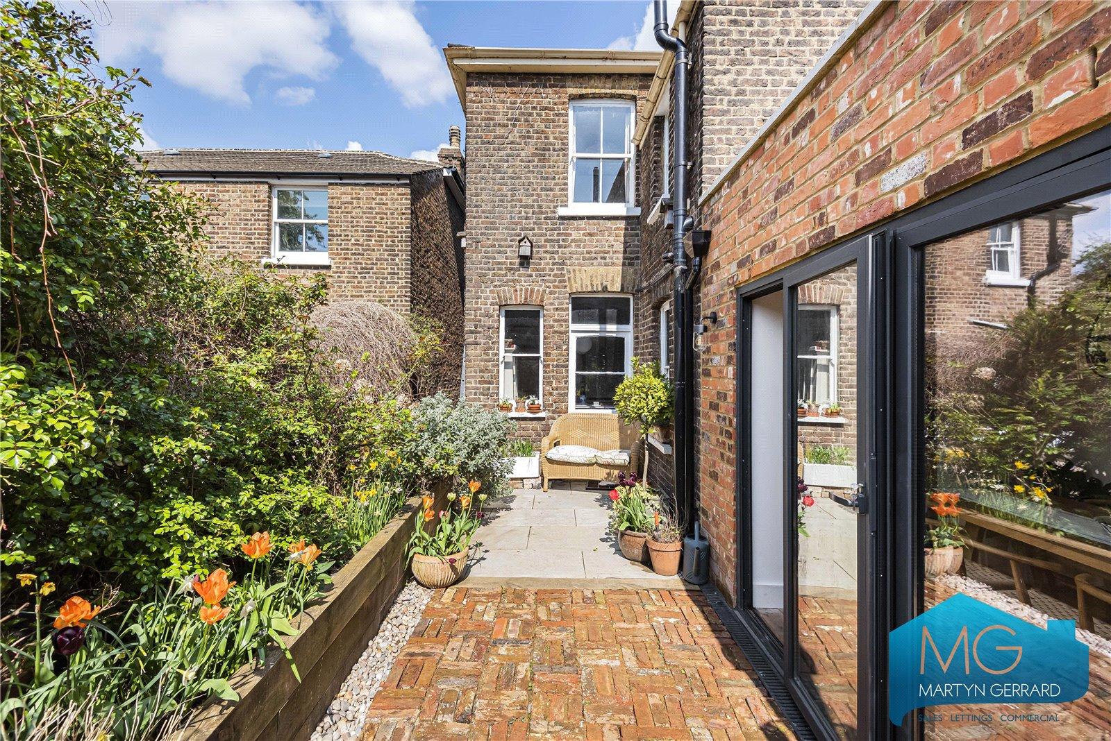 2 bedroom Terraced House for sale - Martyn Gerrard