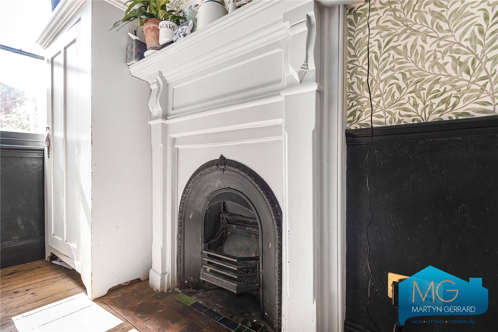 2 bedroom Terraced House for sale - Martyn Gerrard