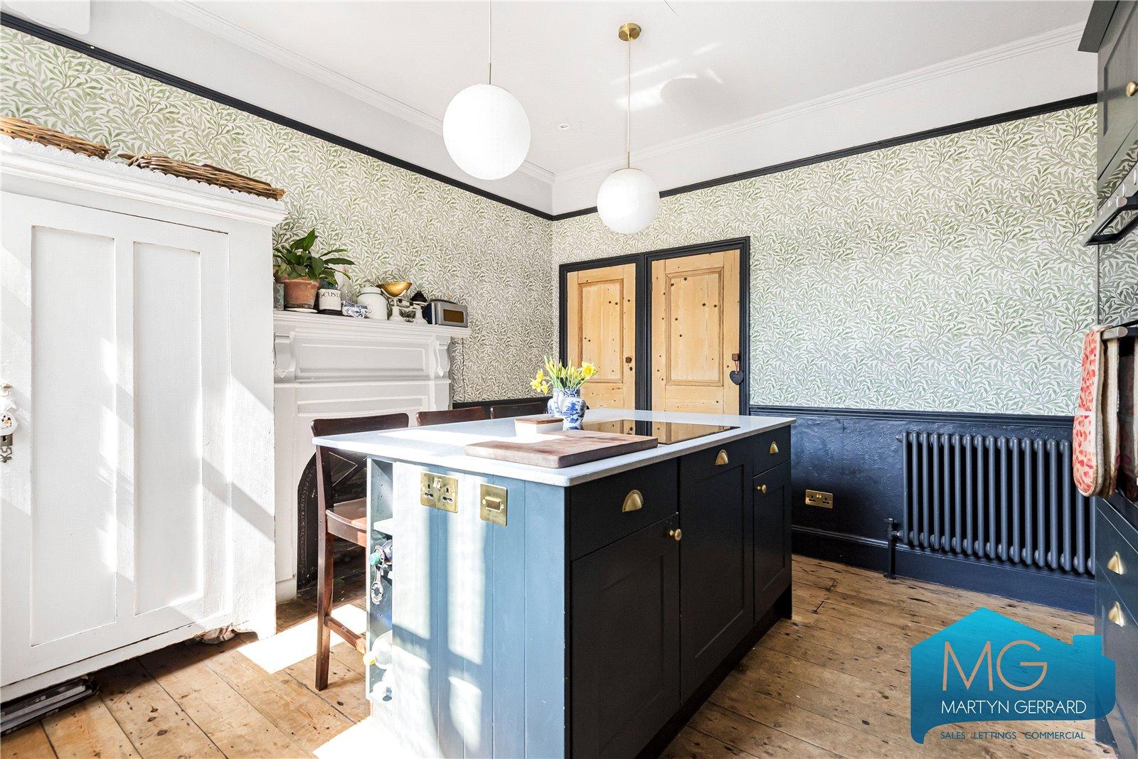 2 bedroom Terraced House for sale - Martyn Gerrard