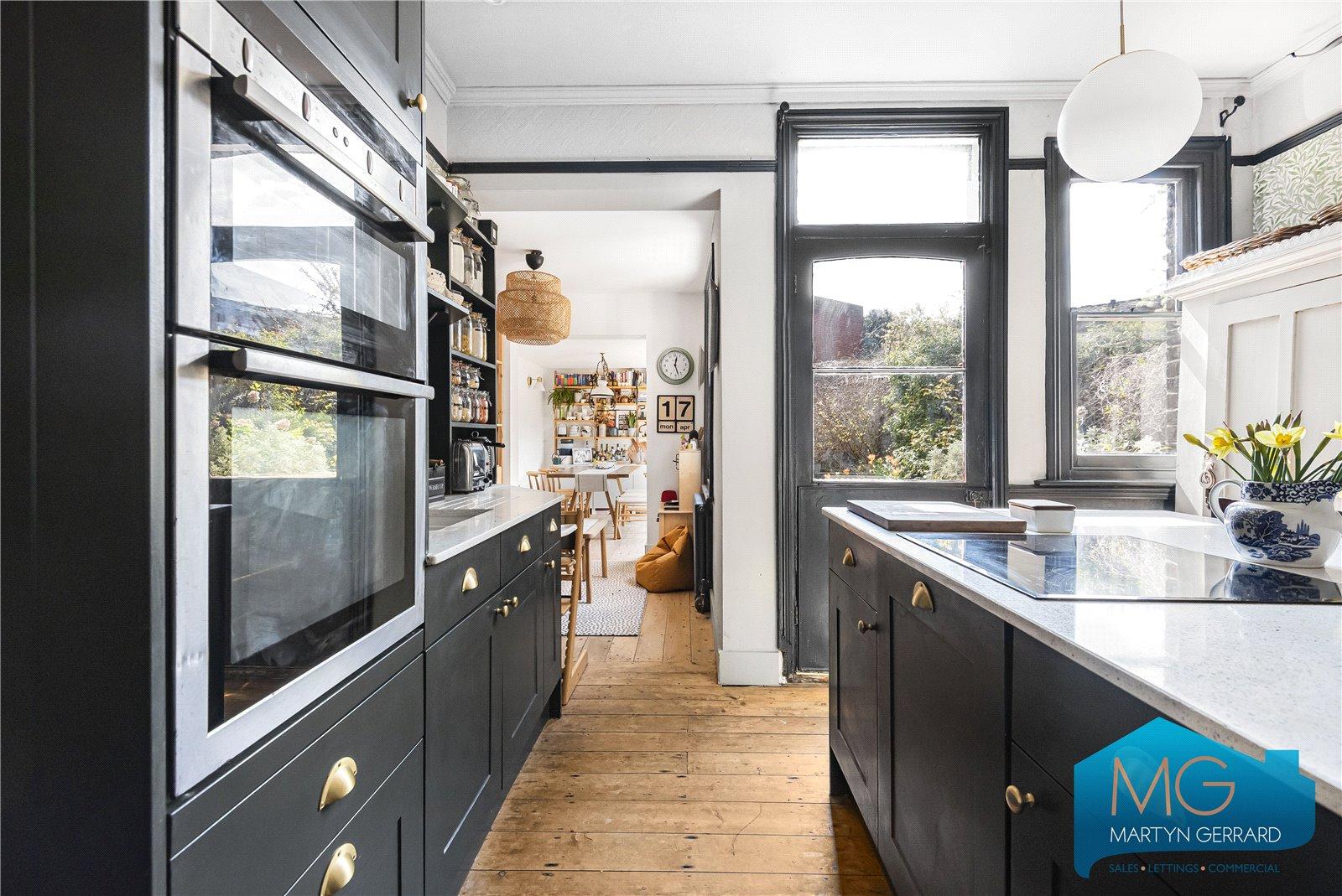 2 bedroom Terraced House for sale - Martyn Gerrard