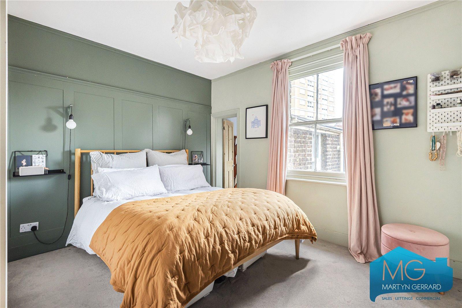 2 bedroom Terraced House for sale - Martyn Gerrard
