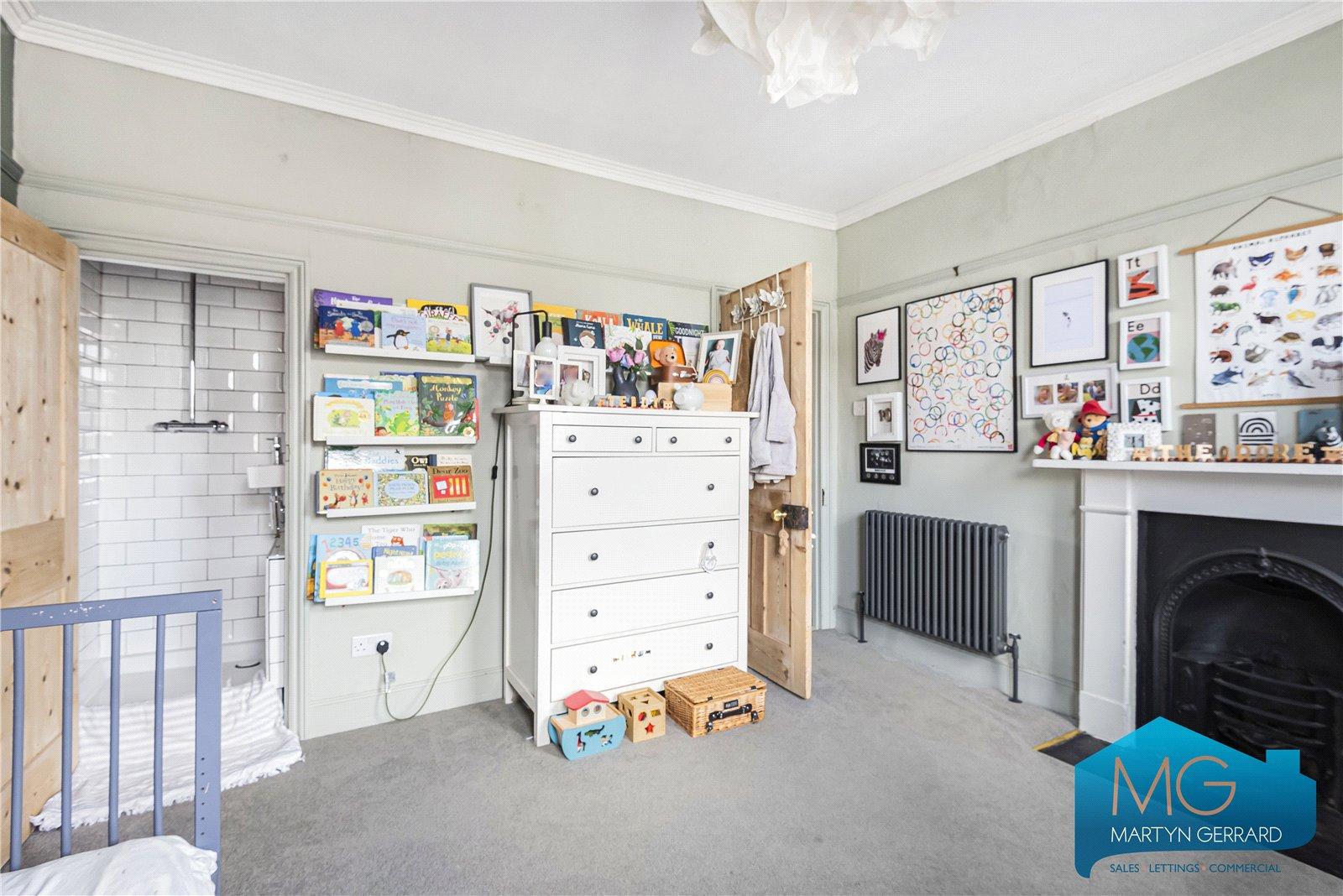 2 bedroom Terraced House for sale - Martyn Gerrard