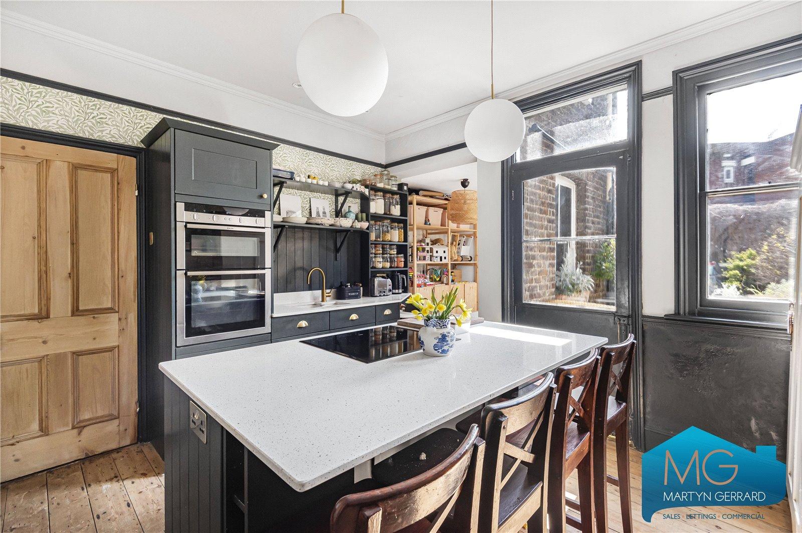 2 bedroom Terraced House for sale - Martyn Gerrard