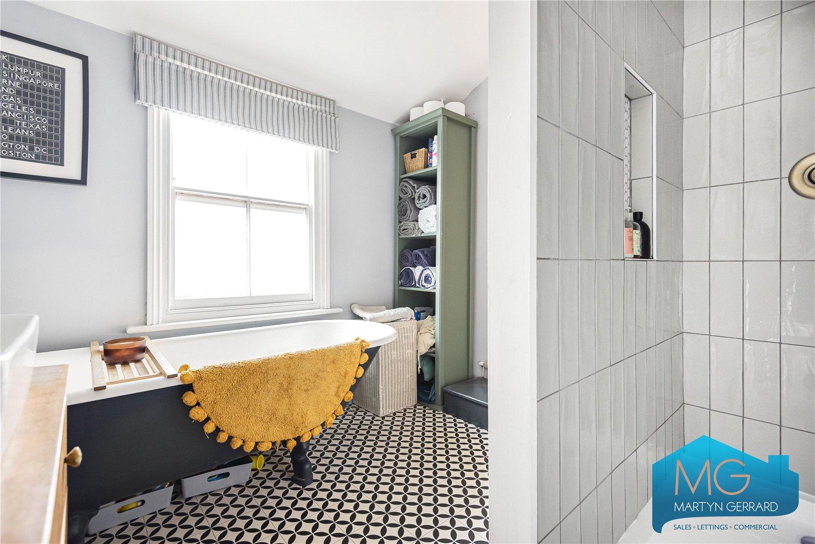2 bedroom Terraced House for sale - Martyn Gerrard