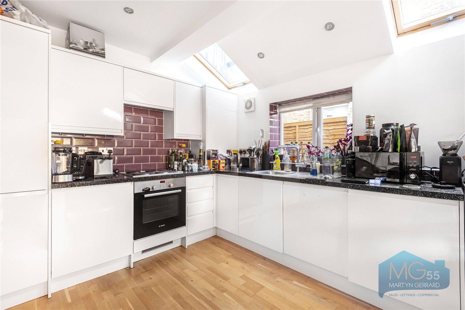 3 bedroom Apartment for sale - Martyn Gerrard