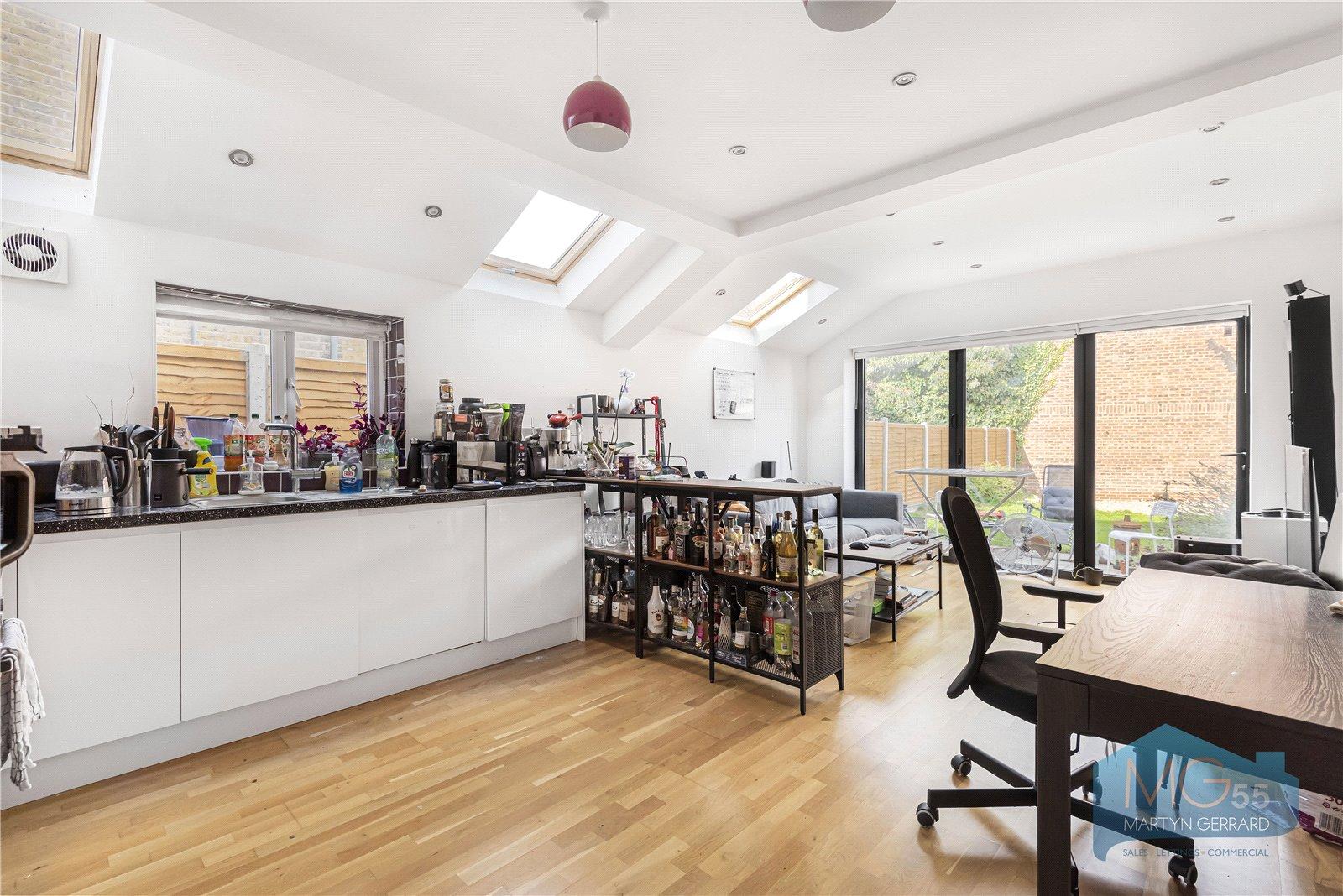 3 bedroom Apartment for sale - Martyn Gerrard
