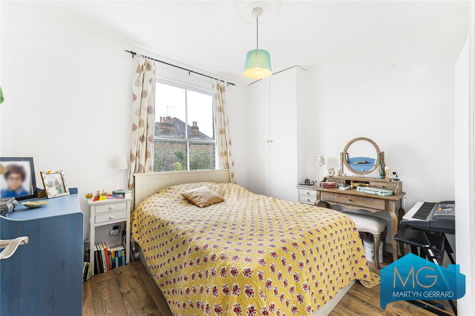 2 bedroom Apartment for sale - Martyn Gerrard