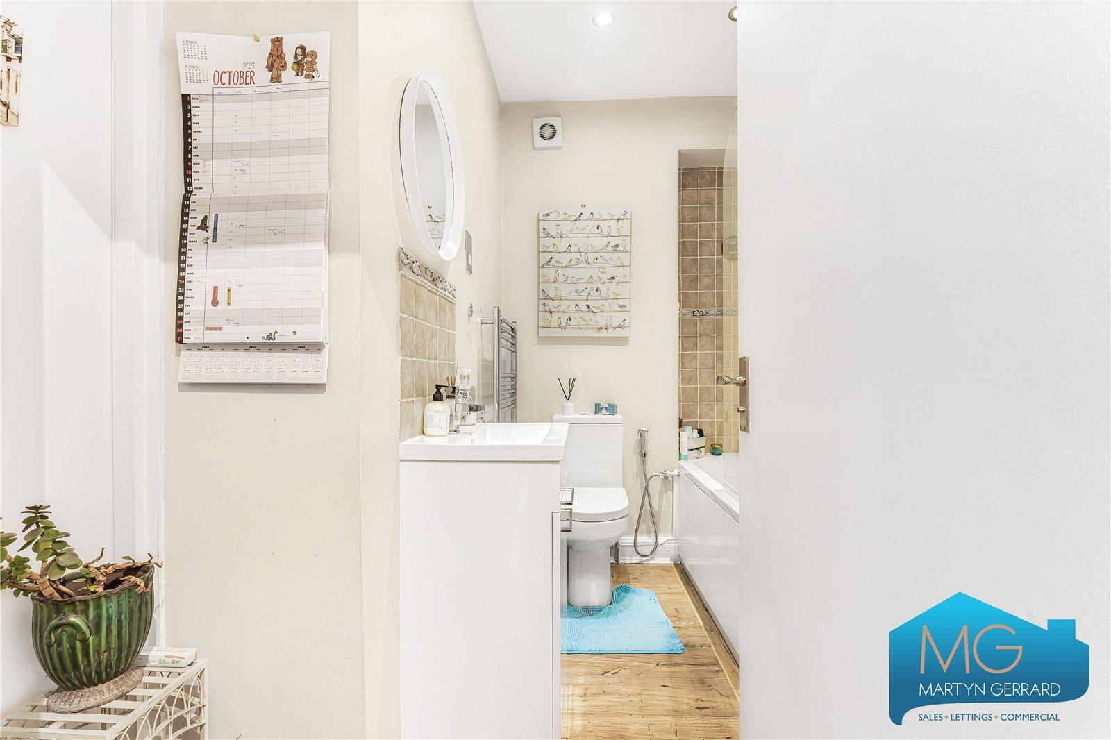 2 bedroom Apartment for sale - Martyn Gerrard