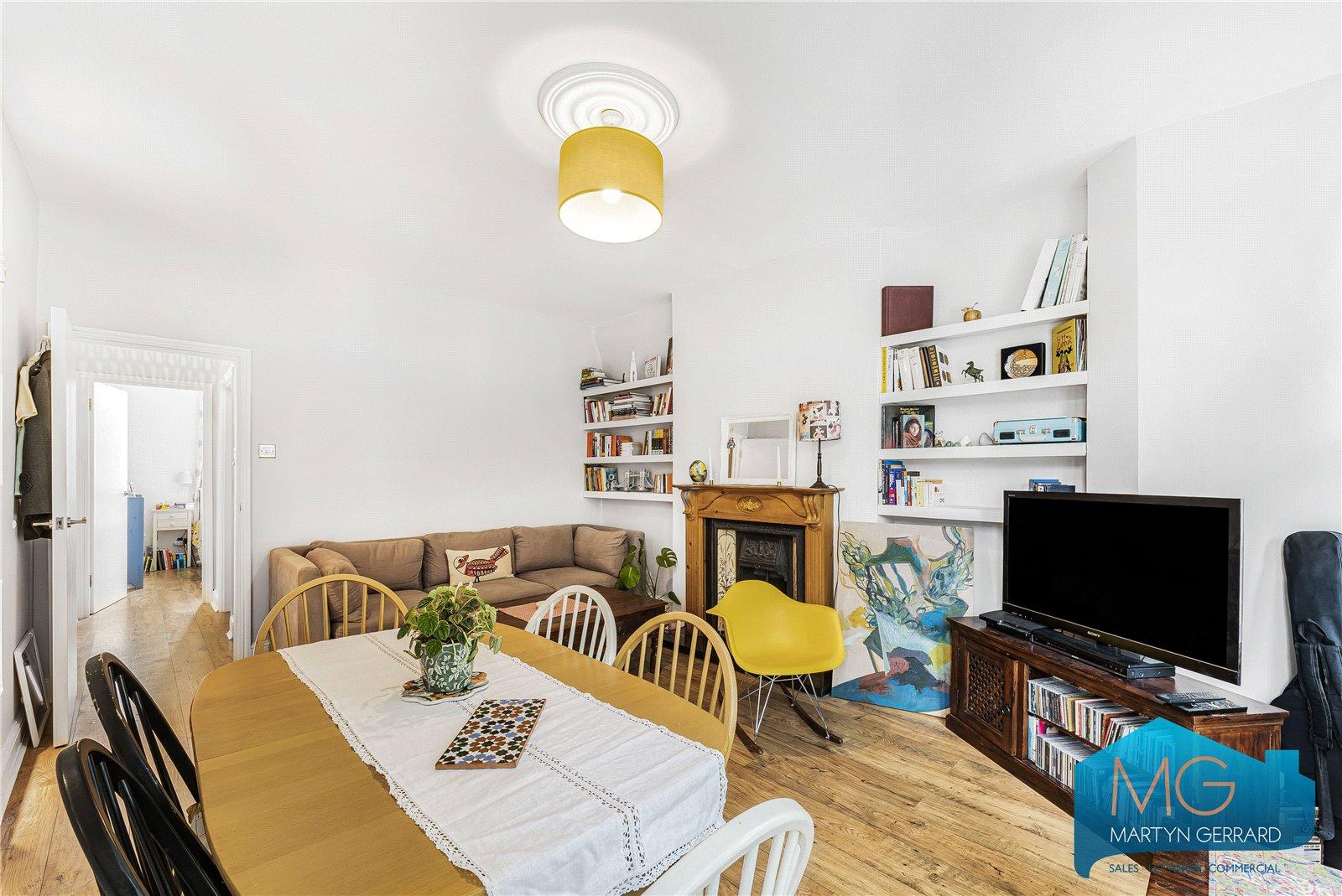 2 bedroom Apartment for sale - Martyn Gerrard