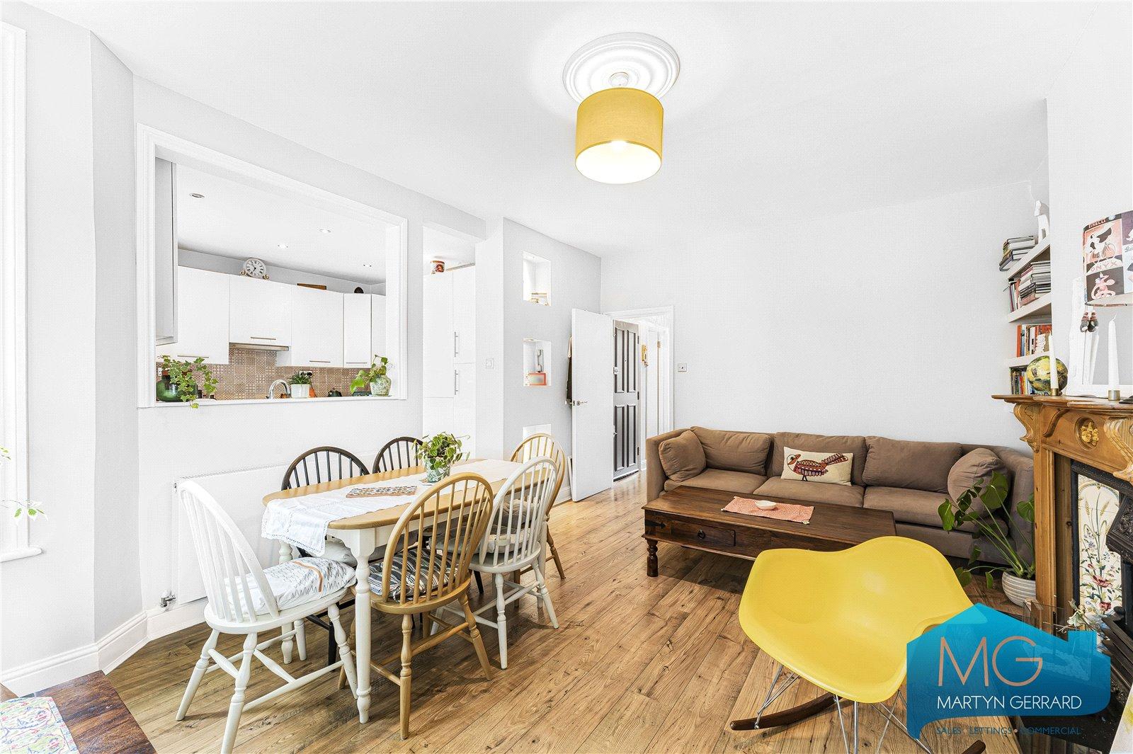 2 bedroom Apartment for sale - Martyn Gerrard