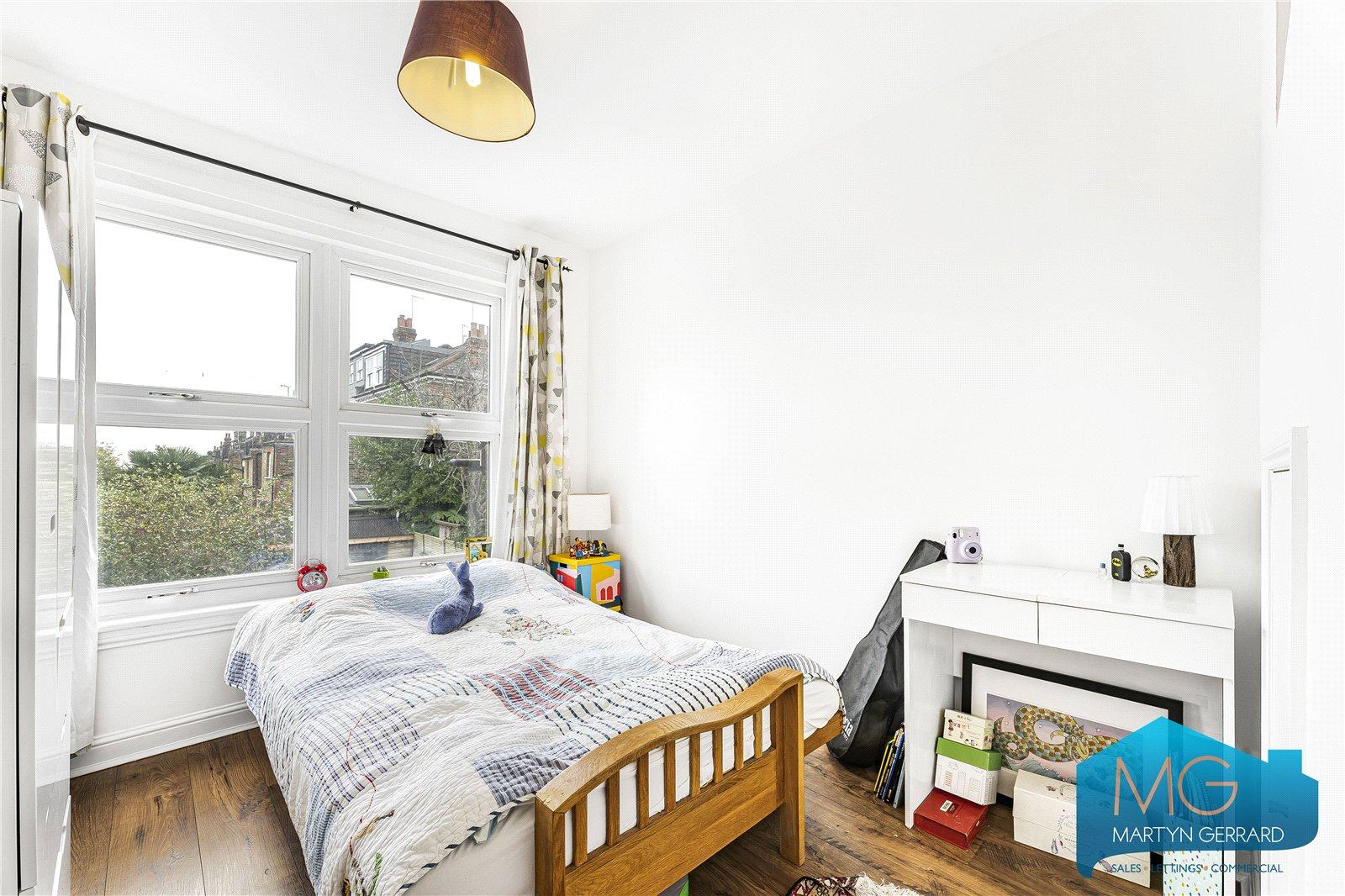 2 bedroom Apartment for sale - Martyn Gerrard
