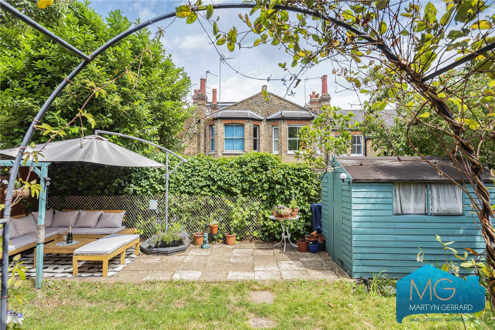 2 bedroom Apartment for sale - Martyn Gerrard