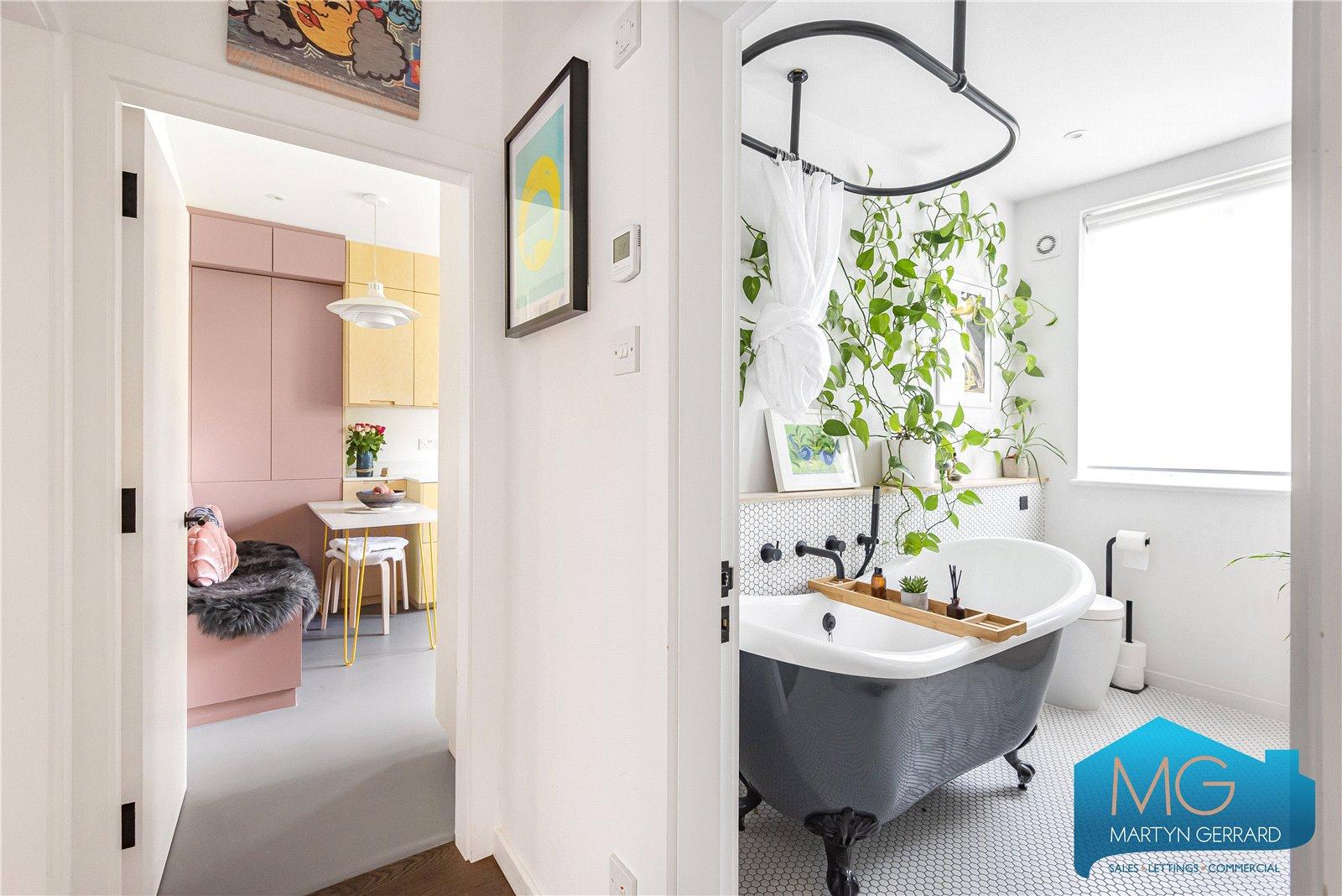 2 bedroom Apartment for sale - Martyn Gerrard