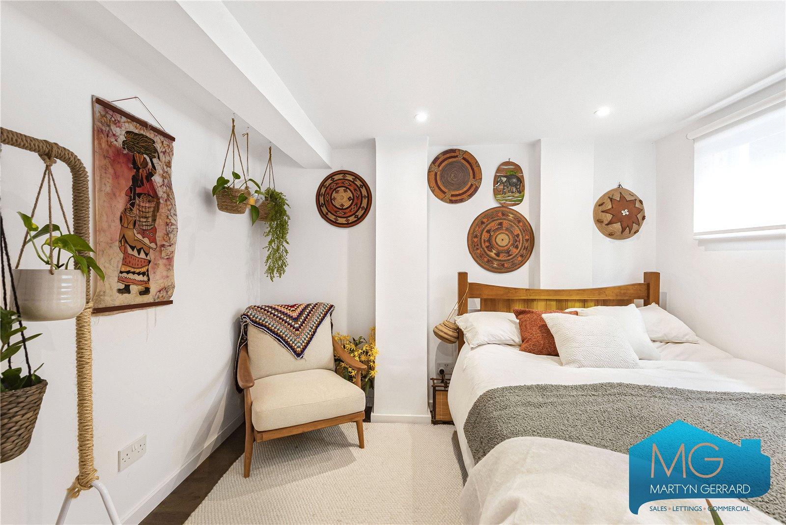 2 bedroom Apartment for sale - Martyn Gerrard