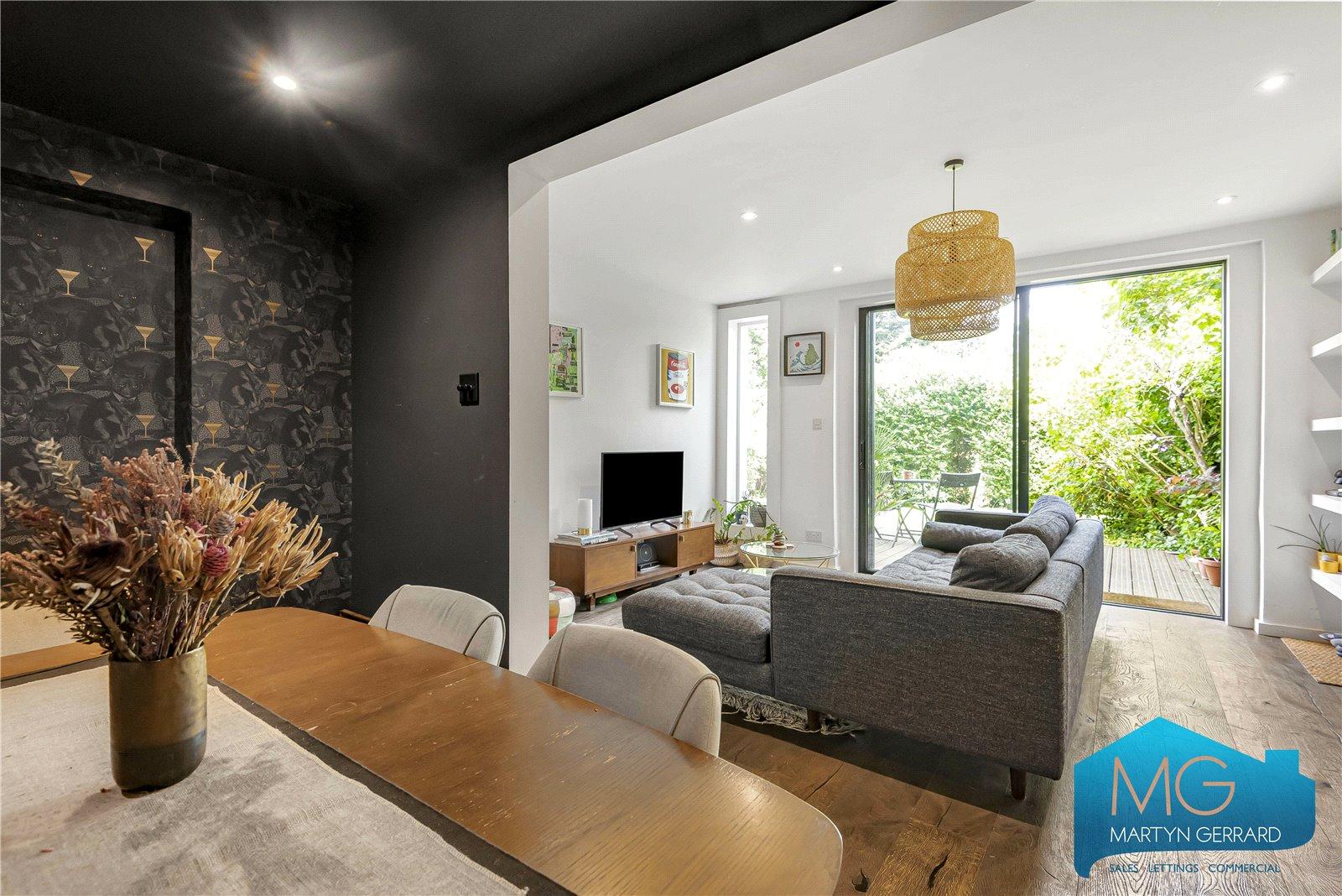 2 bedroom Apartment for sale - Martyn Gerrard