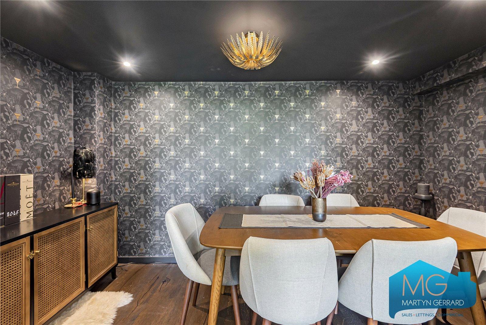 2 bedroom Apartment for sale - Martyn Gerrard