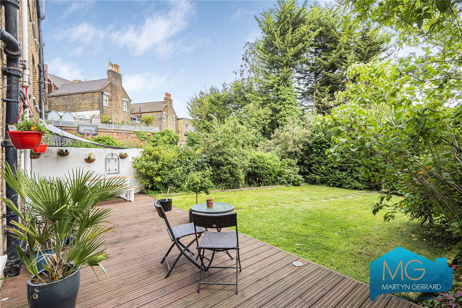 2 bedroom Apartment for sale - Martyn Gerrard
