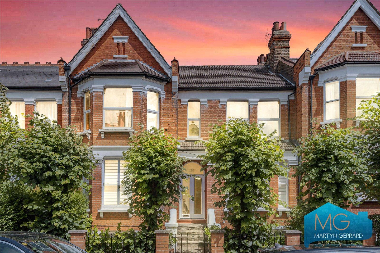 2 bedroom Apartment for sale - Martyn Gerrard