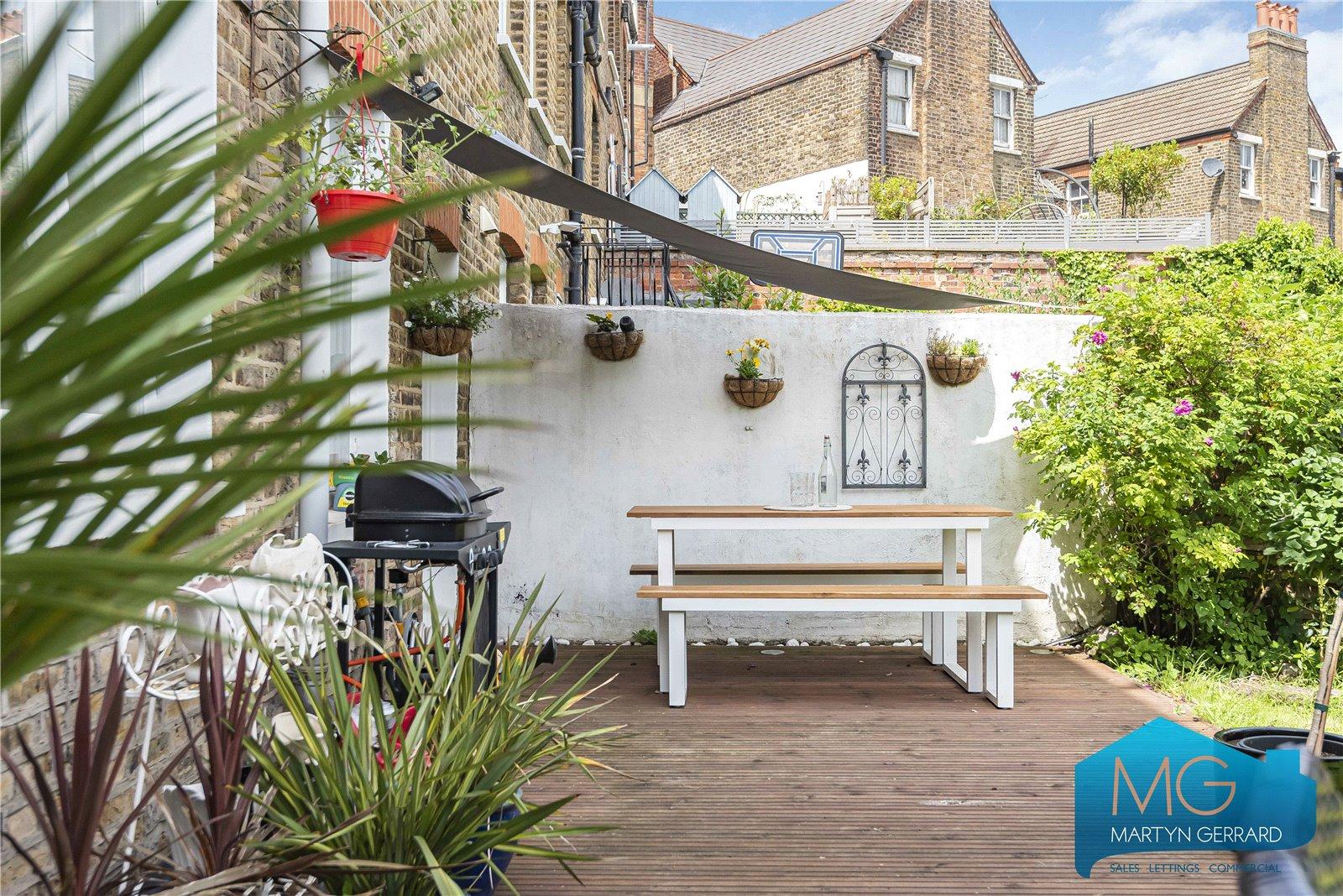 2 bedroom Apartment for sale - Martyn Gerrard