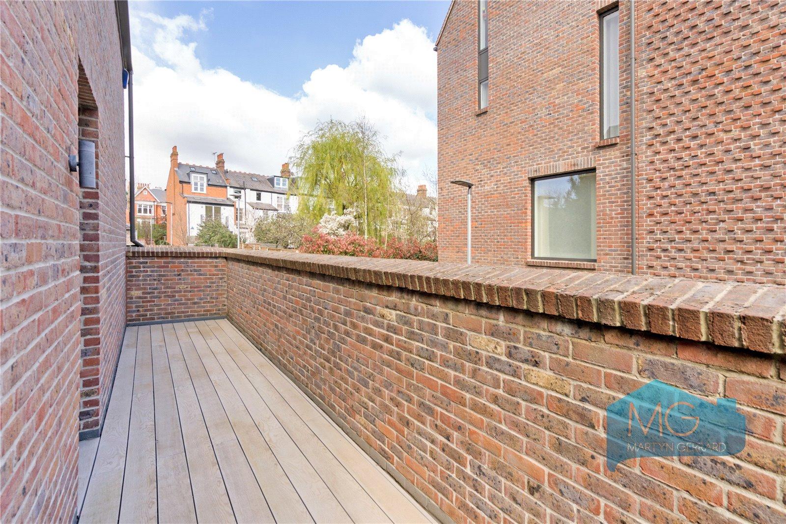 3 bedroom End of Terrace House for sale - Martyn Gerrard