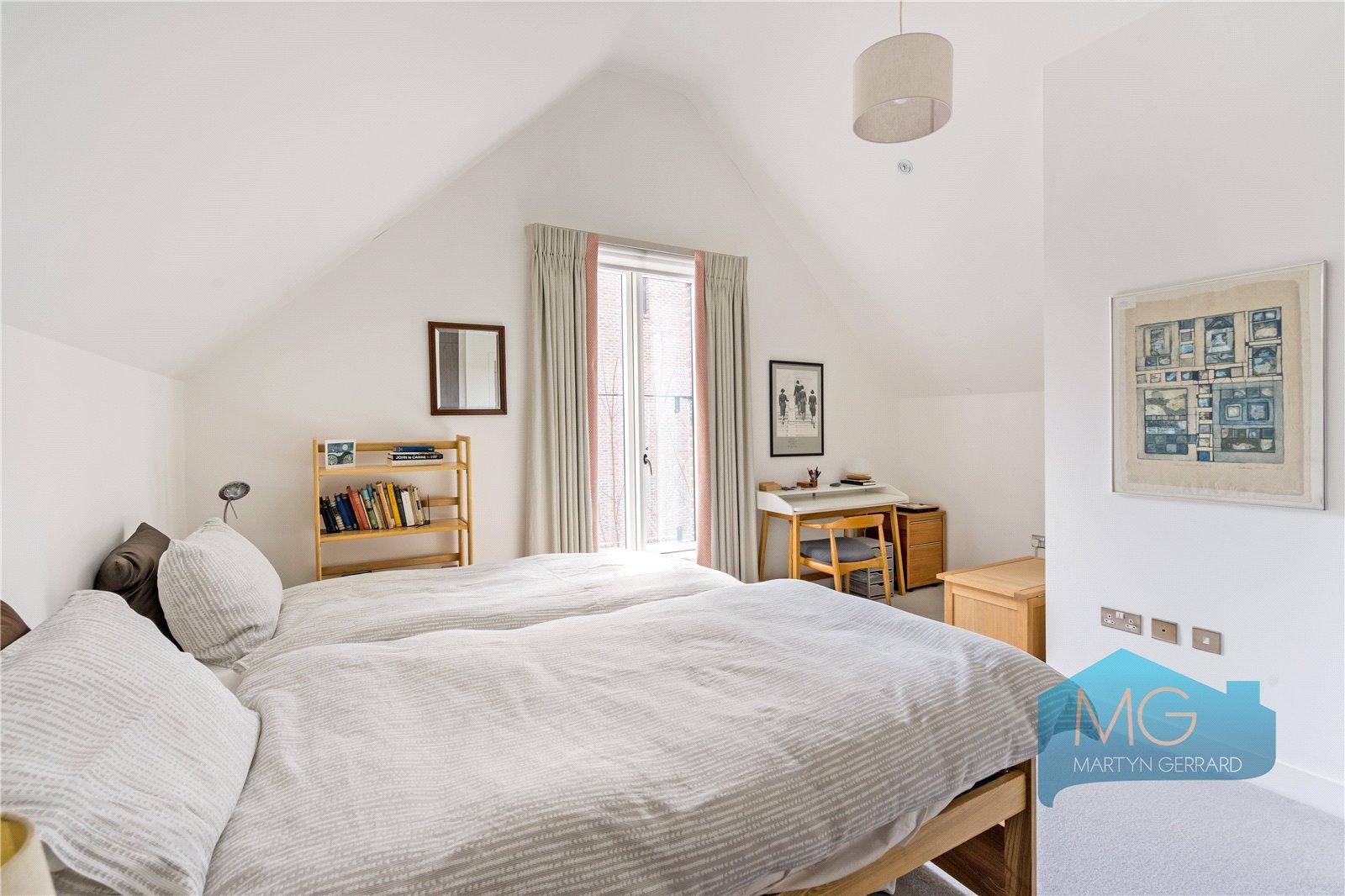 3 bedroom End of Terrace House for sale - Martyn Gerrard