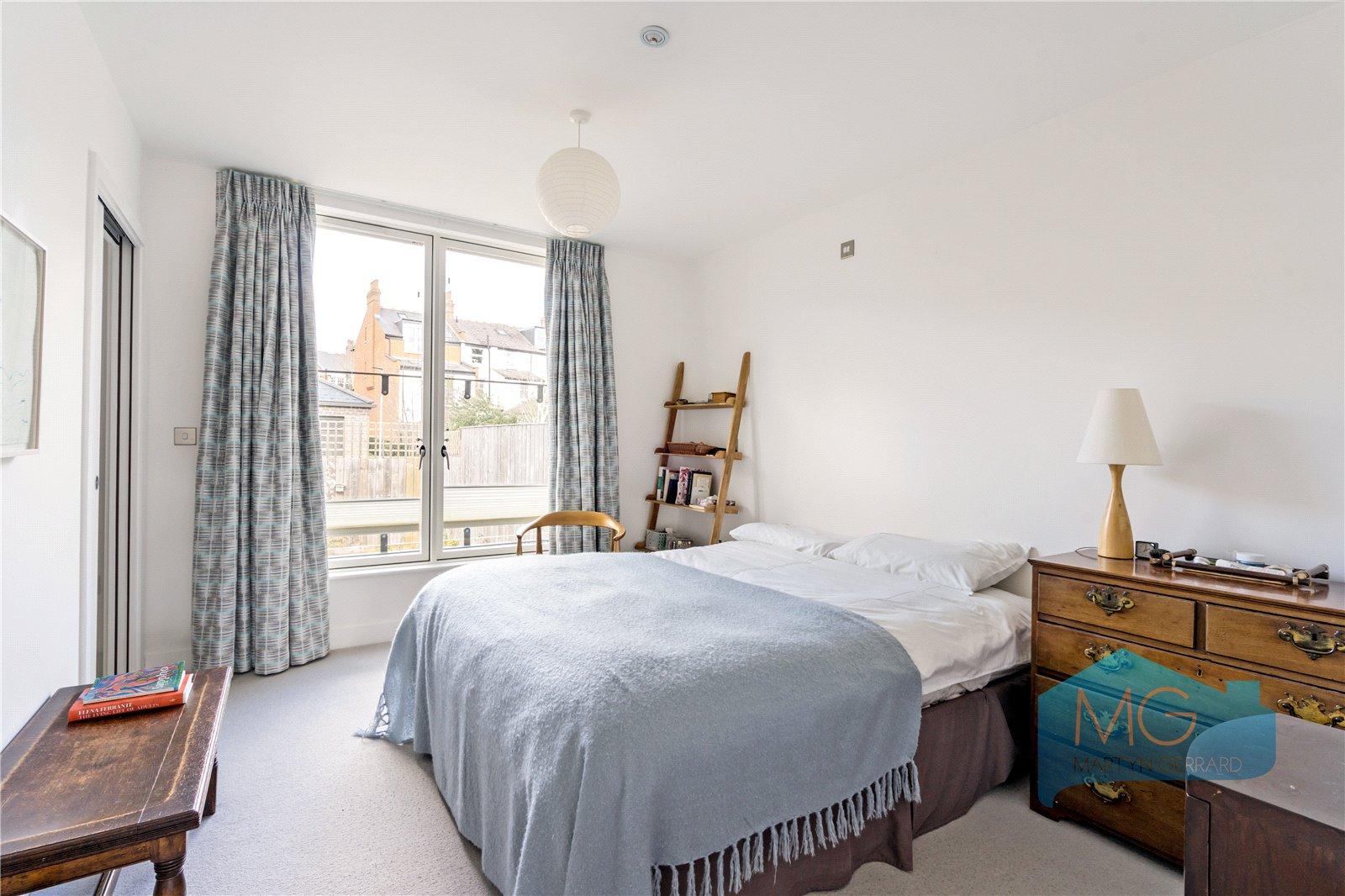 3 bedroom End of Terrace House for sale - Martyn Gerrard