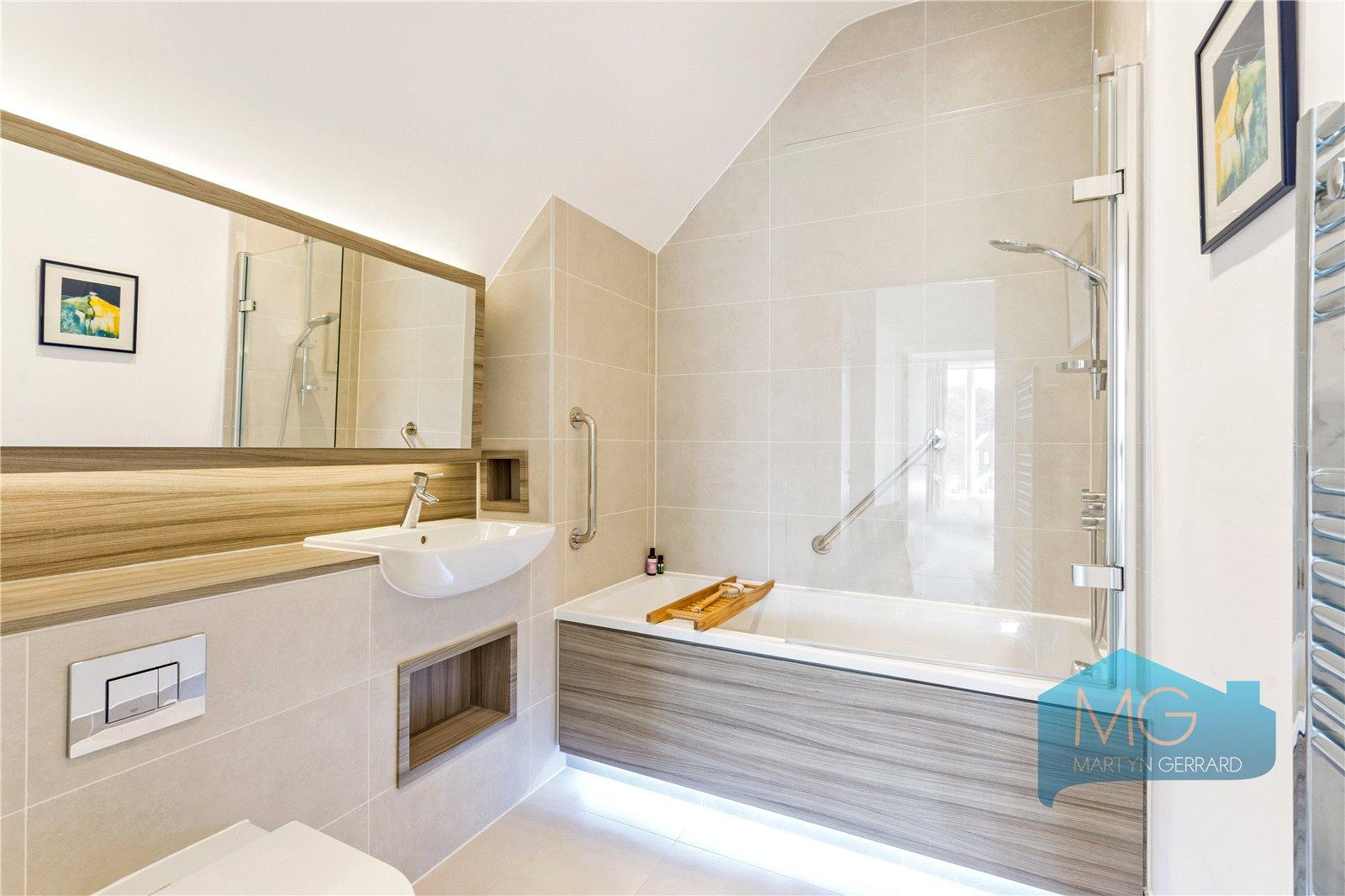 3 bedroom End of Terrace House for sale - Martyn Gerrard