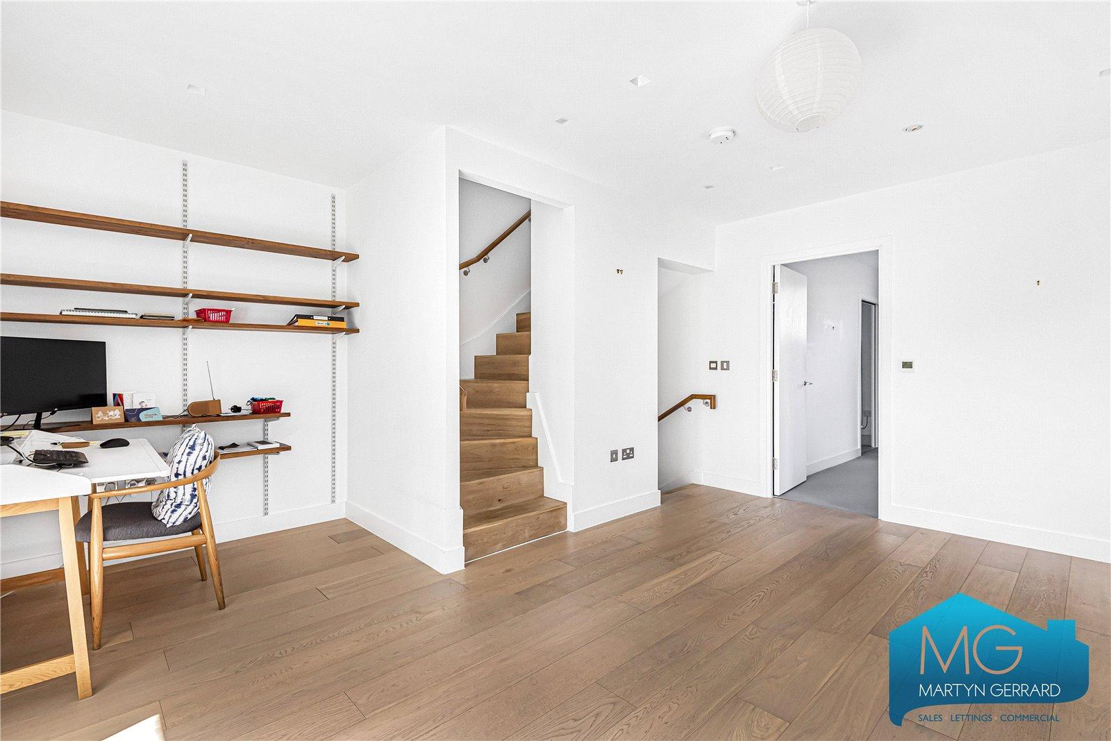 3 bedroom End of Terrace House for sale - Martyn Gerrard