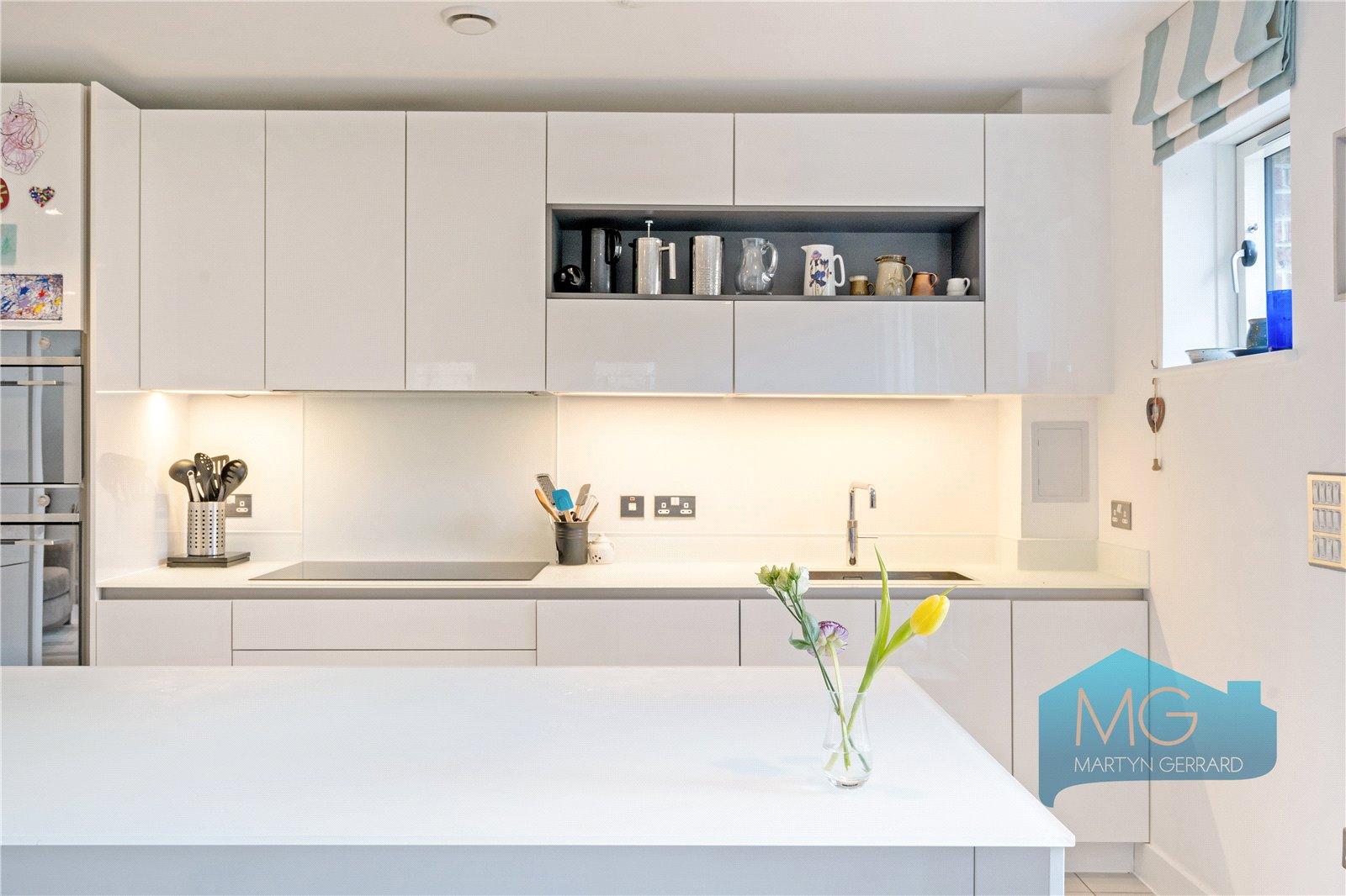 3 bedroom End of Terrace House for sale - Martyn Gerrard