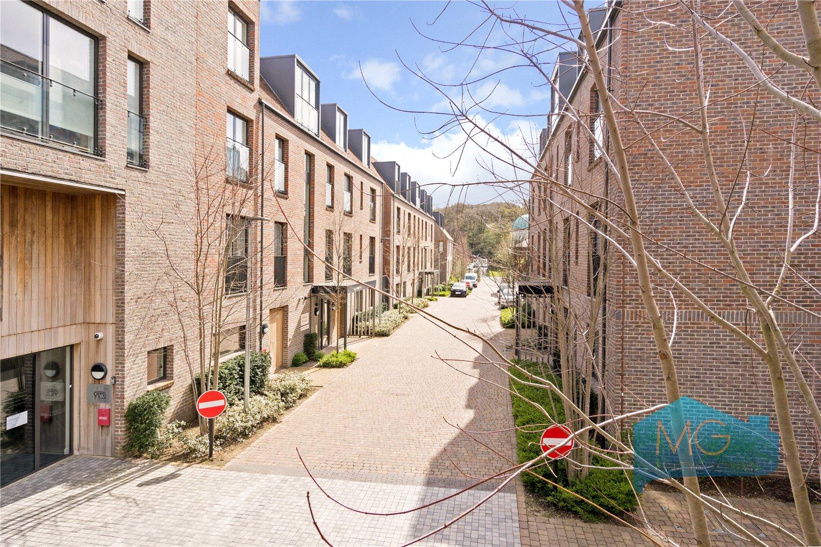3 bedroom End of Terrace House for sale - Martyn Gerrard
