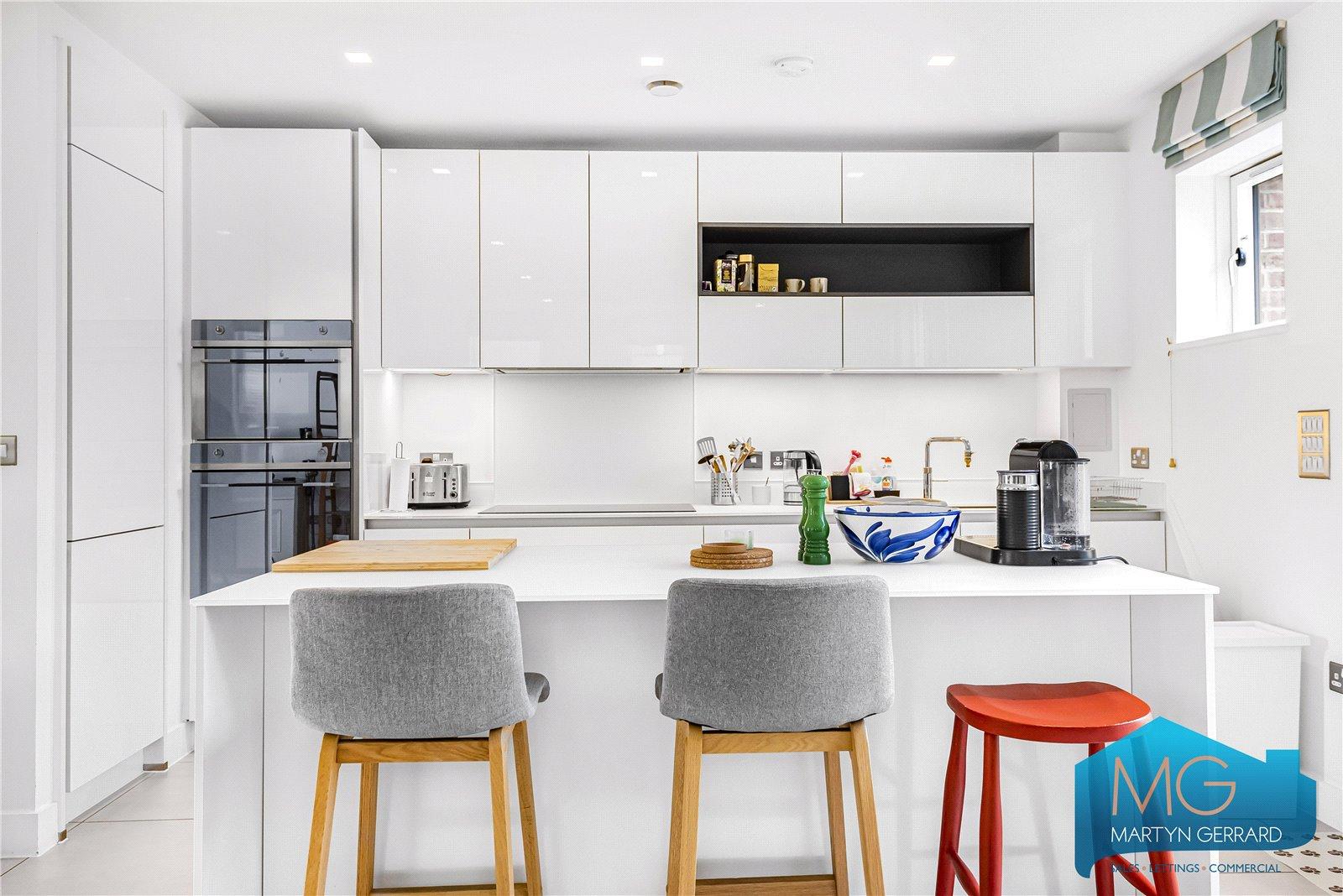 3 bedroom End of Terrace House for sale - Martyn Gerrard