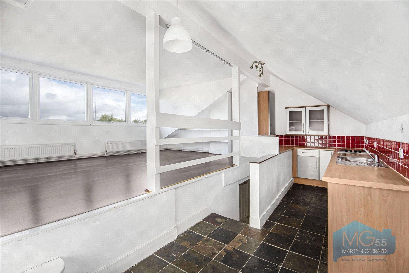 2 bedroom Apartment for sale - Martyn Gerrard