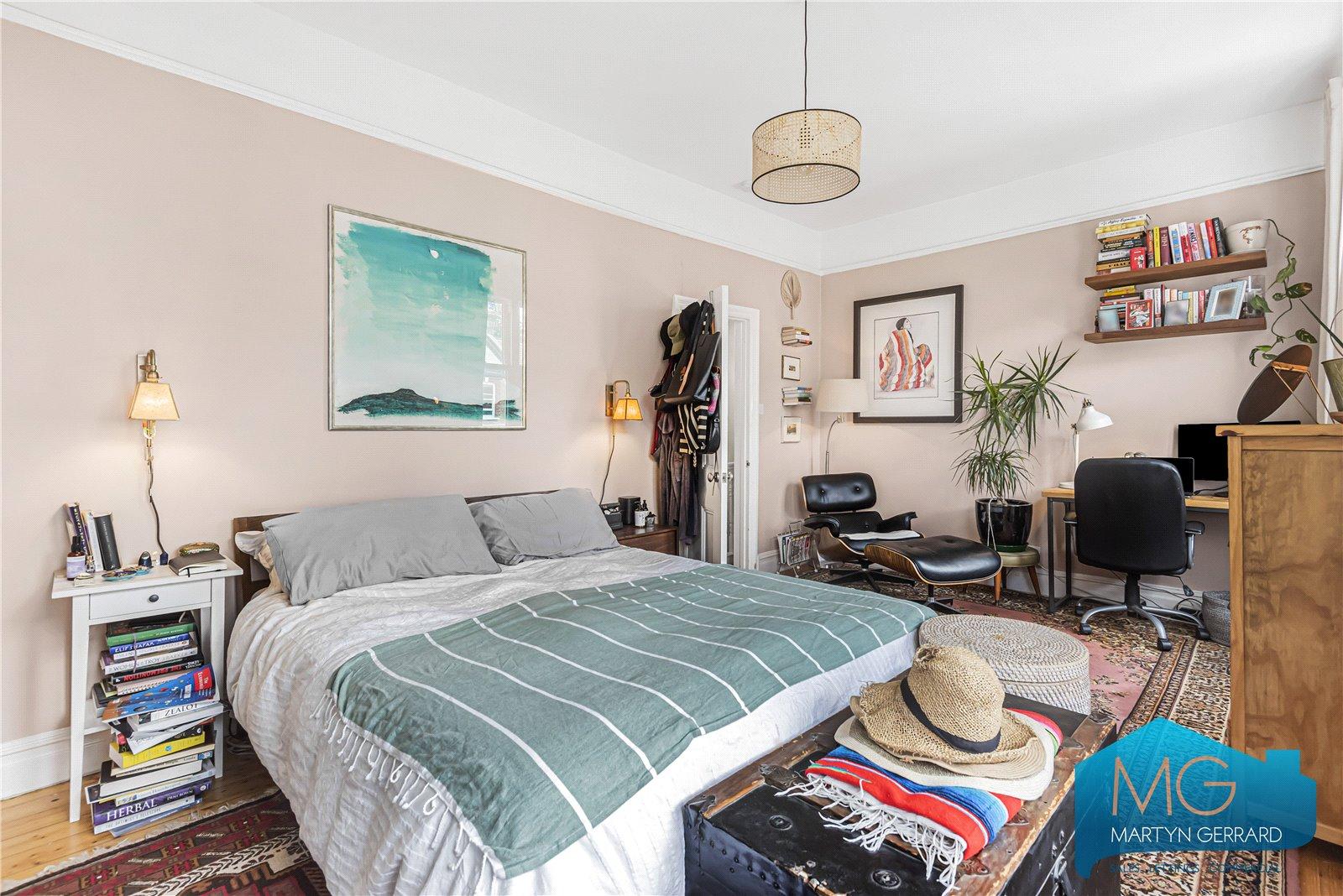 2 bedroom Maisonette for sale - Martyn Gerrard
