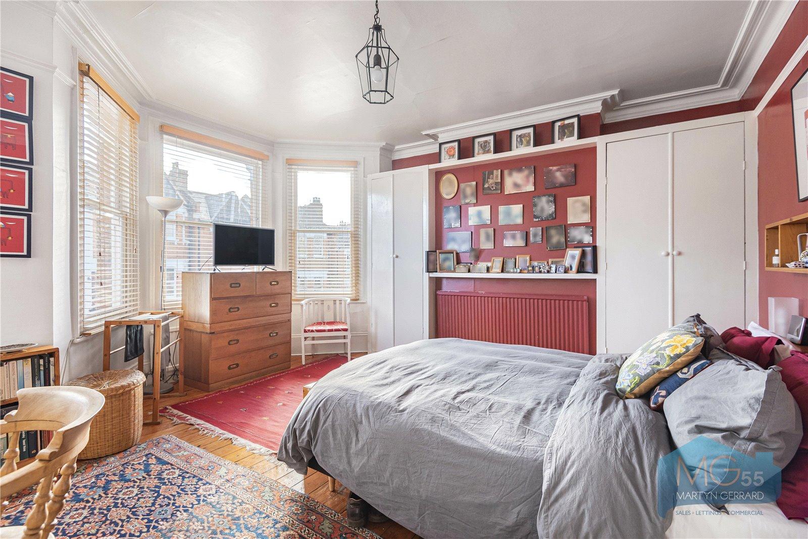 4 bedroom Terraced House for sale - Martyn Gerrard