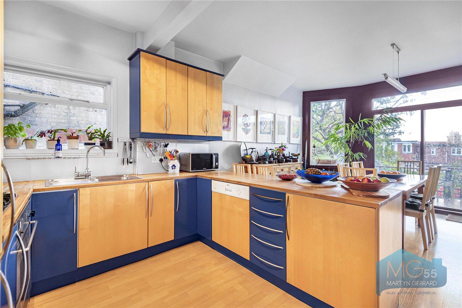 4 bedroom Terraced House for sale - Martyn Gerrard
