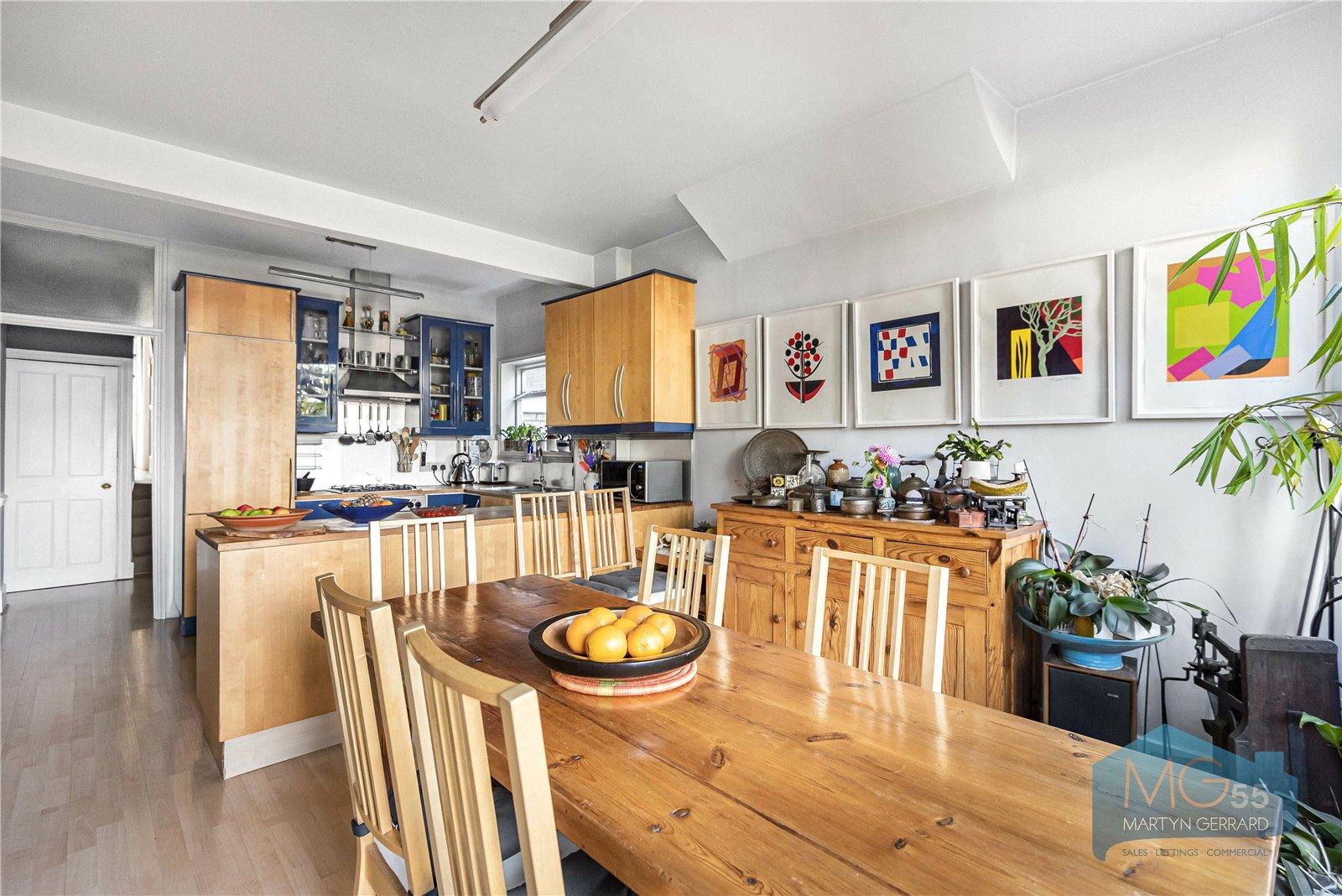 4 bedroom Terraced House for sale - Martyn Gerrard