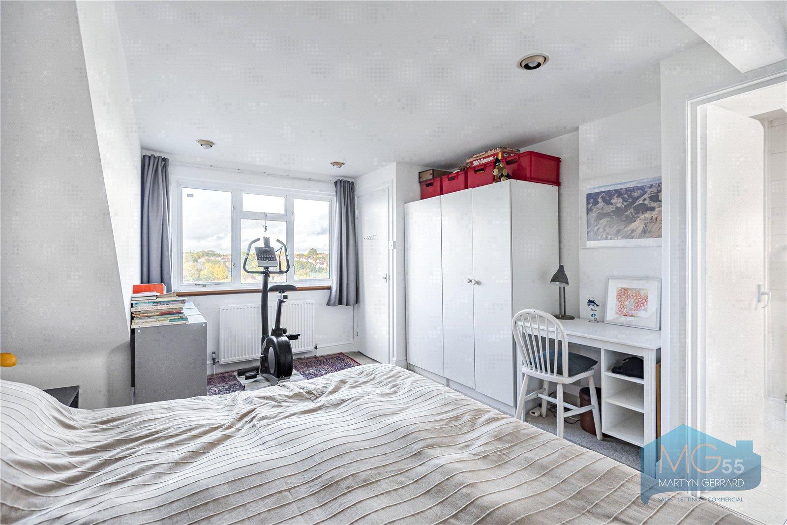 4 bedroom Terraced House for sale - Martyn Gerrard