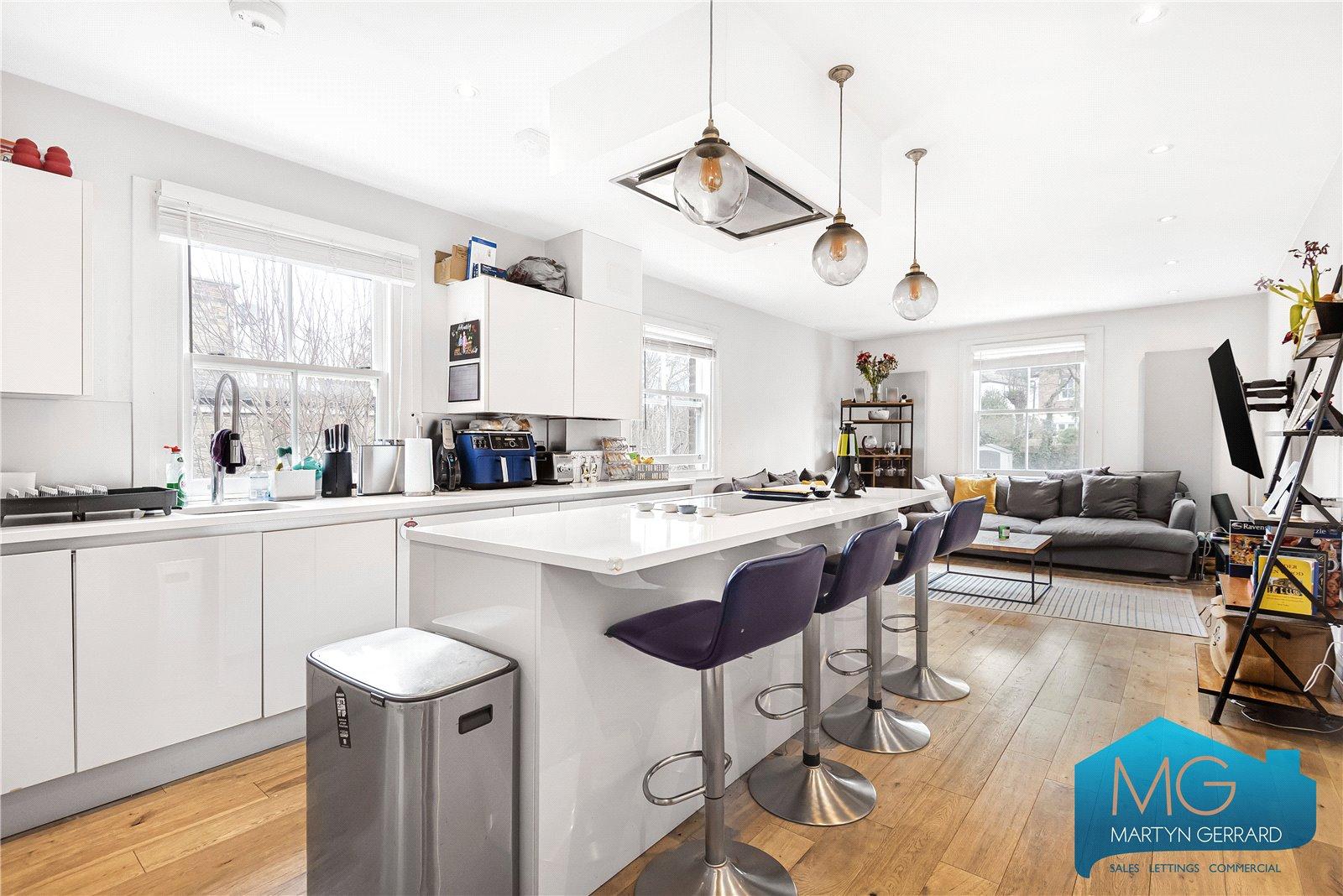 3 bedroom Apartment for sale - Martyn Gerrard