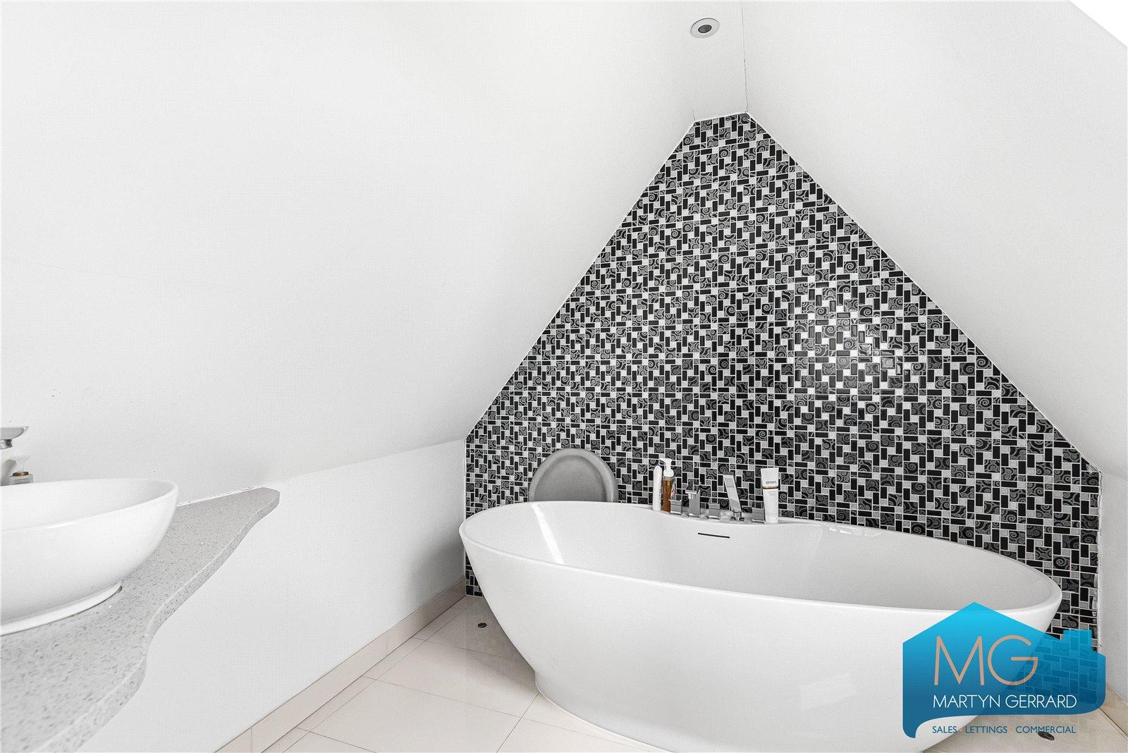 3 bedroom Apartment for sale - Martyn Gerrard