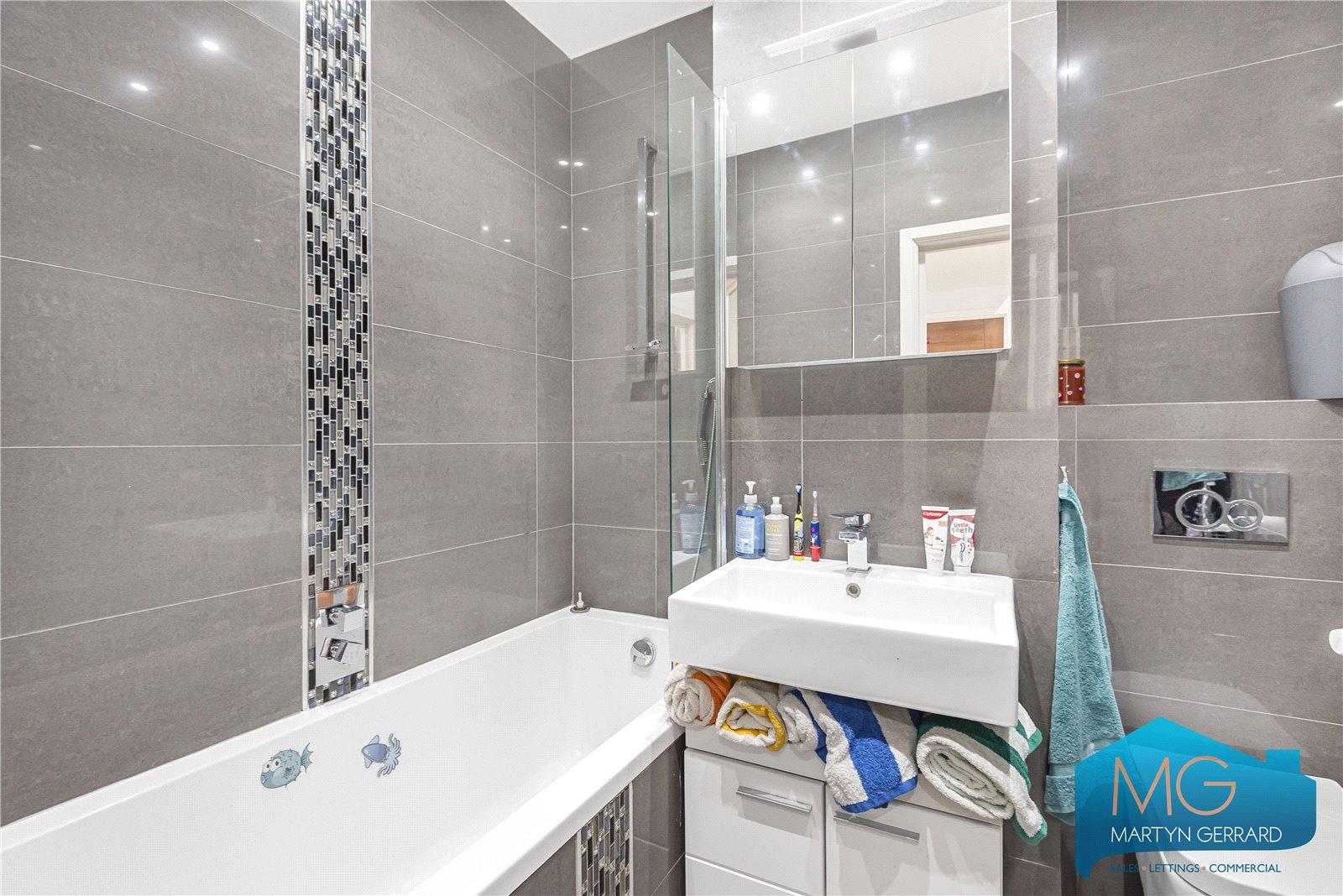 3 bedroom Apartment for sale - Martyn Gerrard