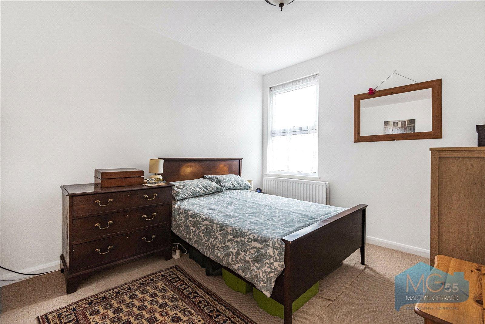 1 bedroom Apartment for sale + ' - Martyn Gerrard