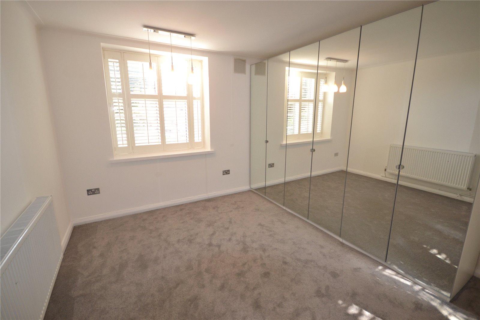 2 bedroom Ground Floor Flat to rent - Martyn Gerrard