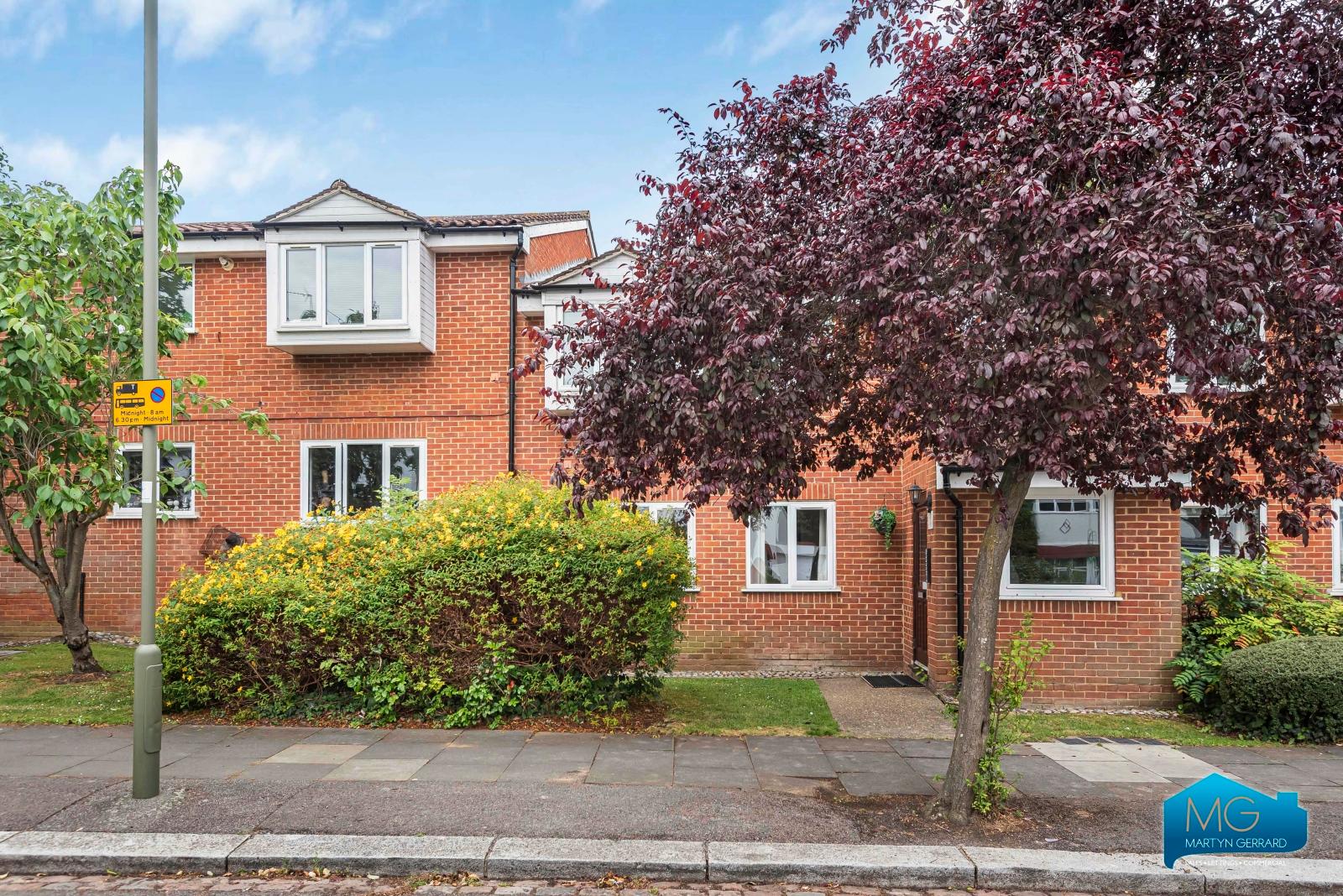 2 bedroom Apartment to rent - Martyn Gerrard