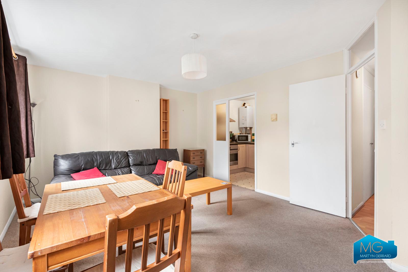 2 bedroom Apartment to rent - Martyn Gerrard
