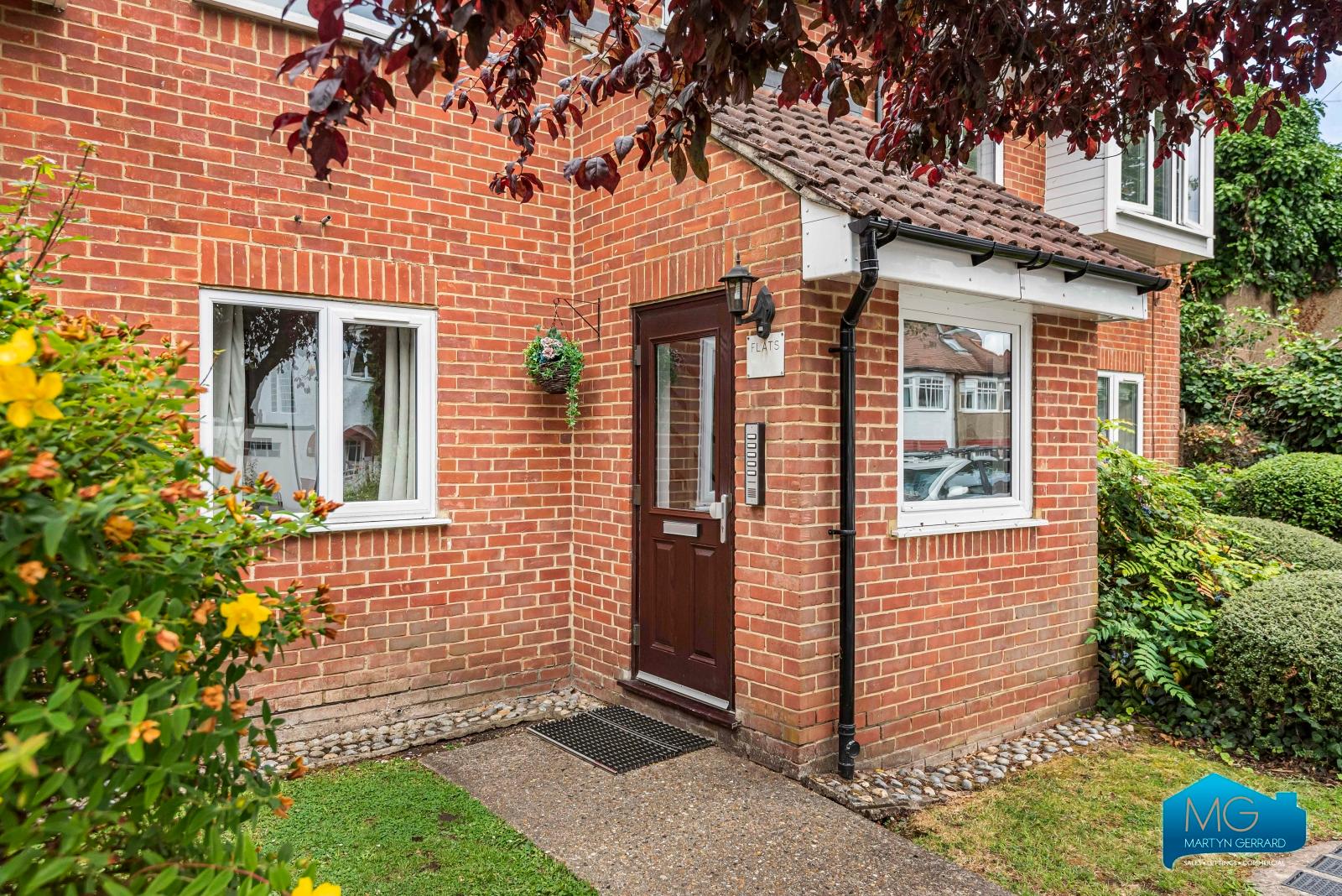 2 bedroom Apartment to rent - Martyn Gerrard